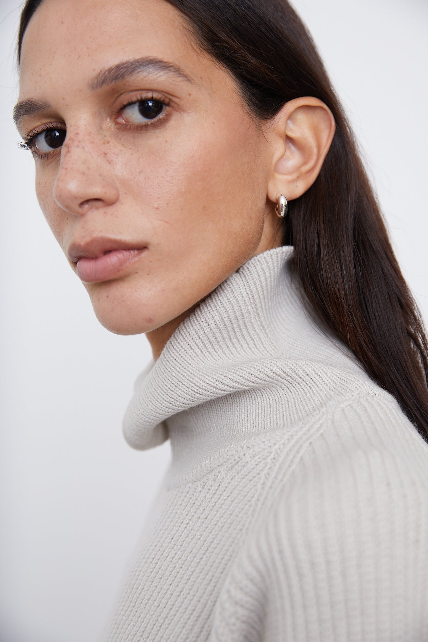 The Merino Wool Cropped High-Neck pearl
