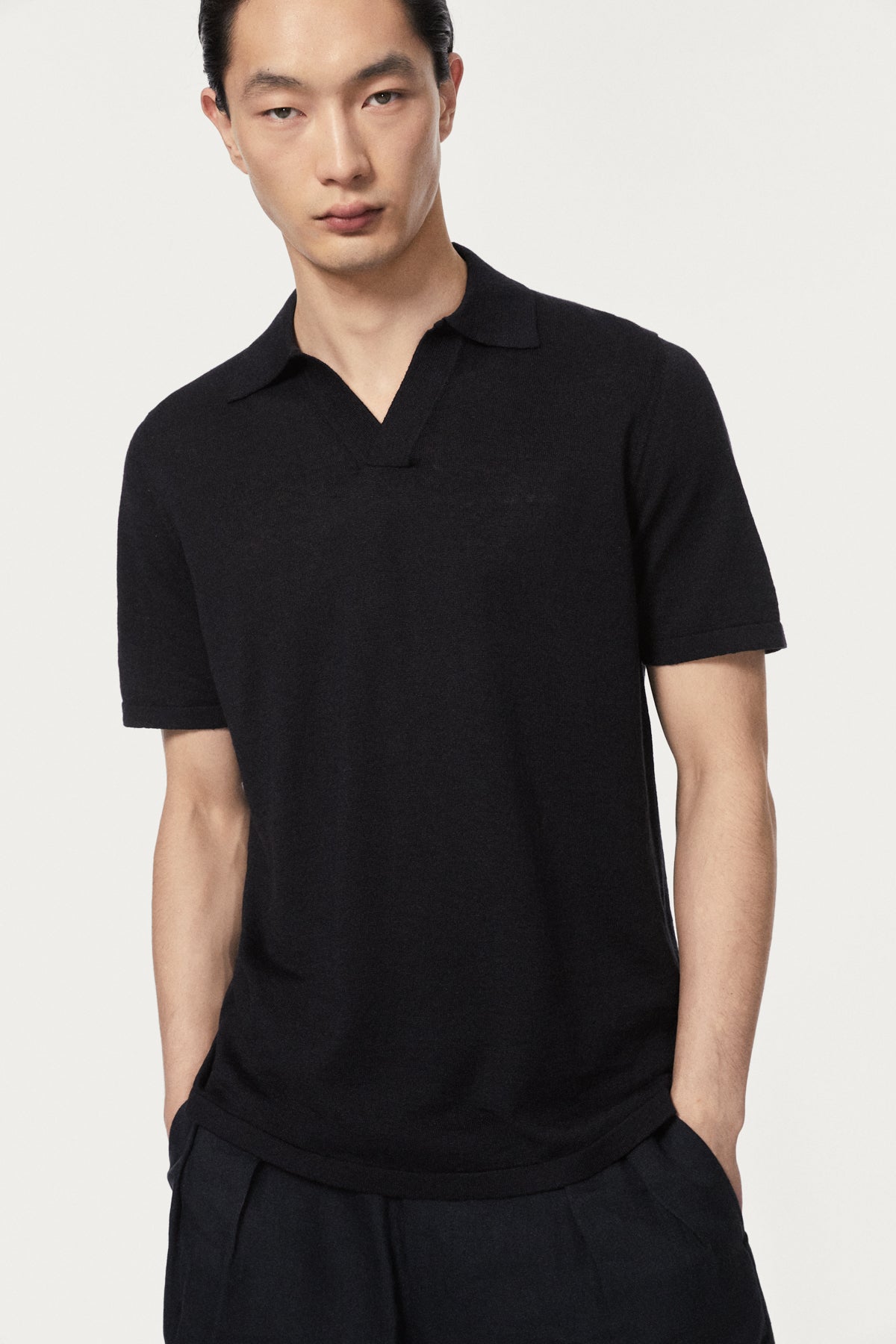 The Linen Cotton Short Sleeve Polo - black