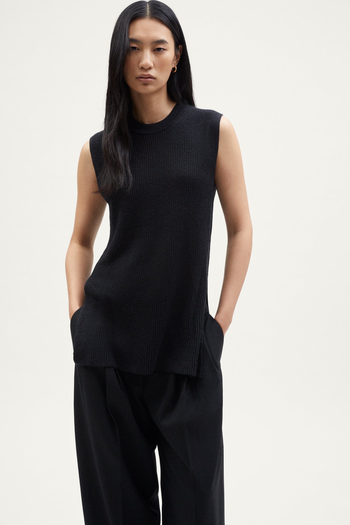 The Linen Cotton Ribbed Vest black