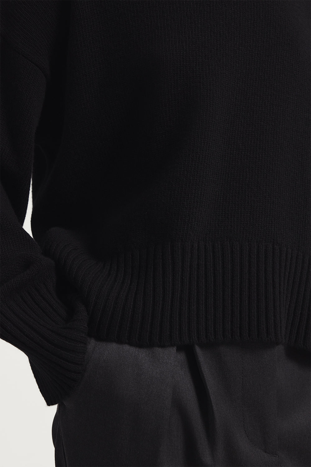 The Woolen Chunky Sweater Black