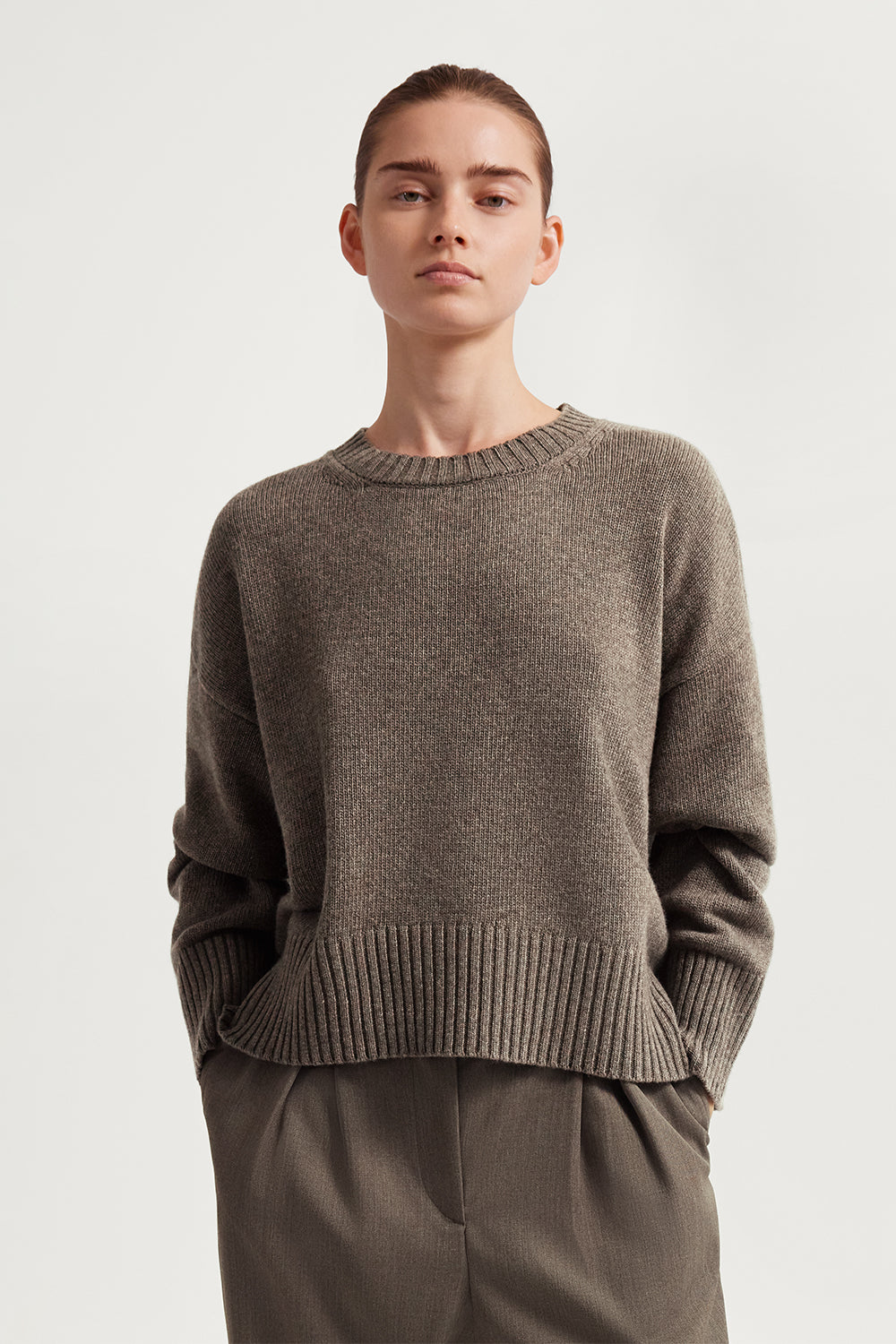 The Woolen Chunky Sweater Taupe