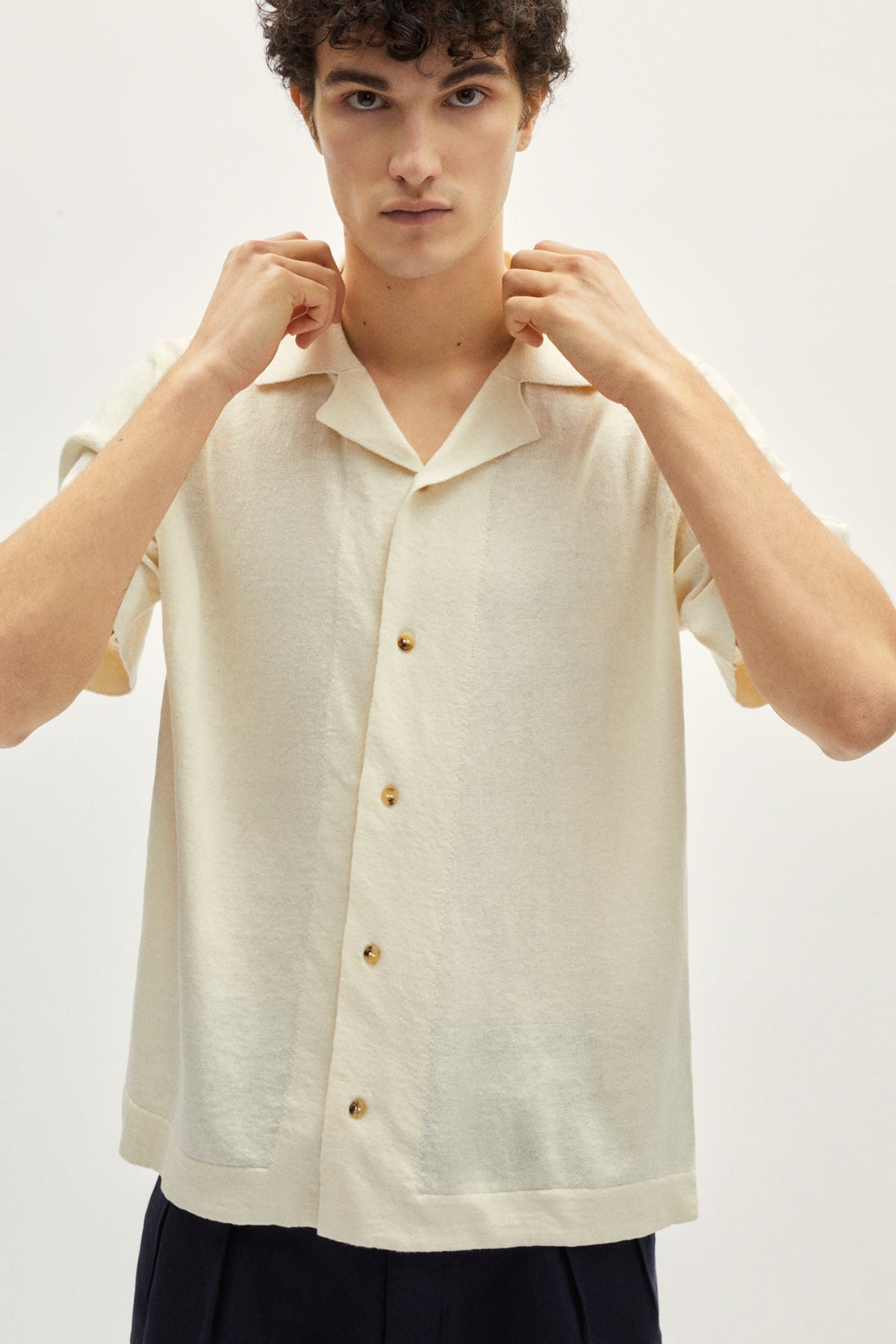 the linen cotton bowling shirt milk white