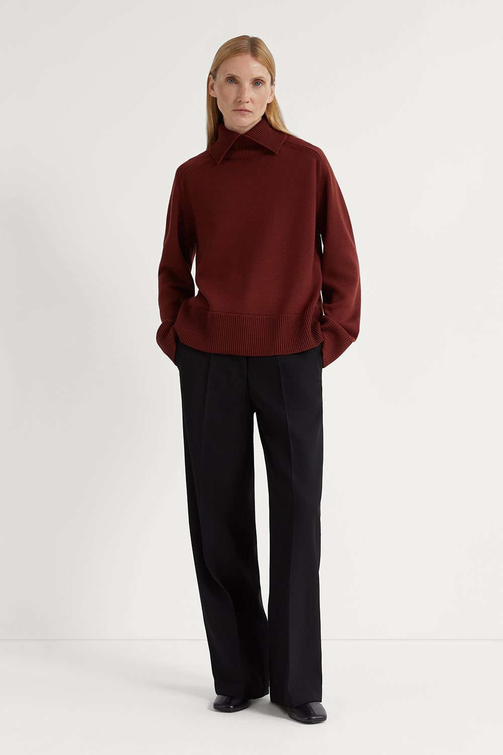 The Merino Wool Boxy With Special High Neck Tuscan Red
