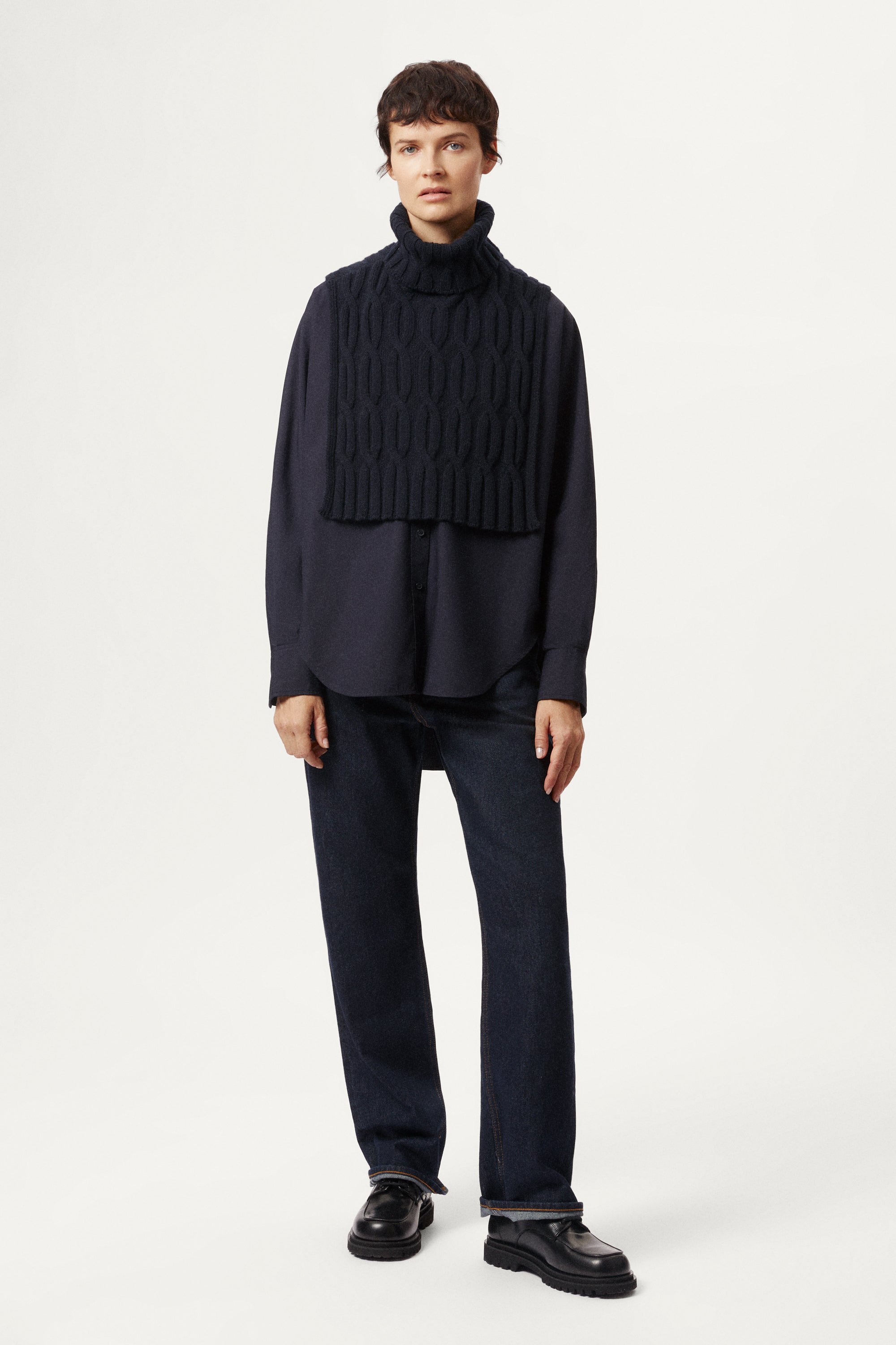 The Woolen Cable Bib