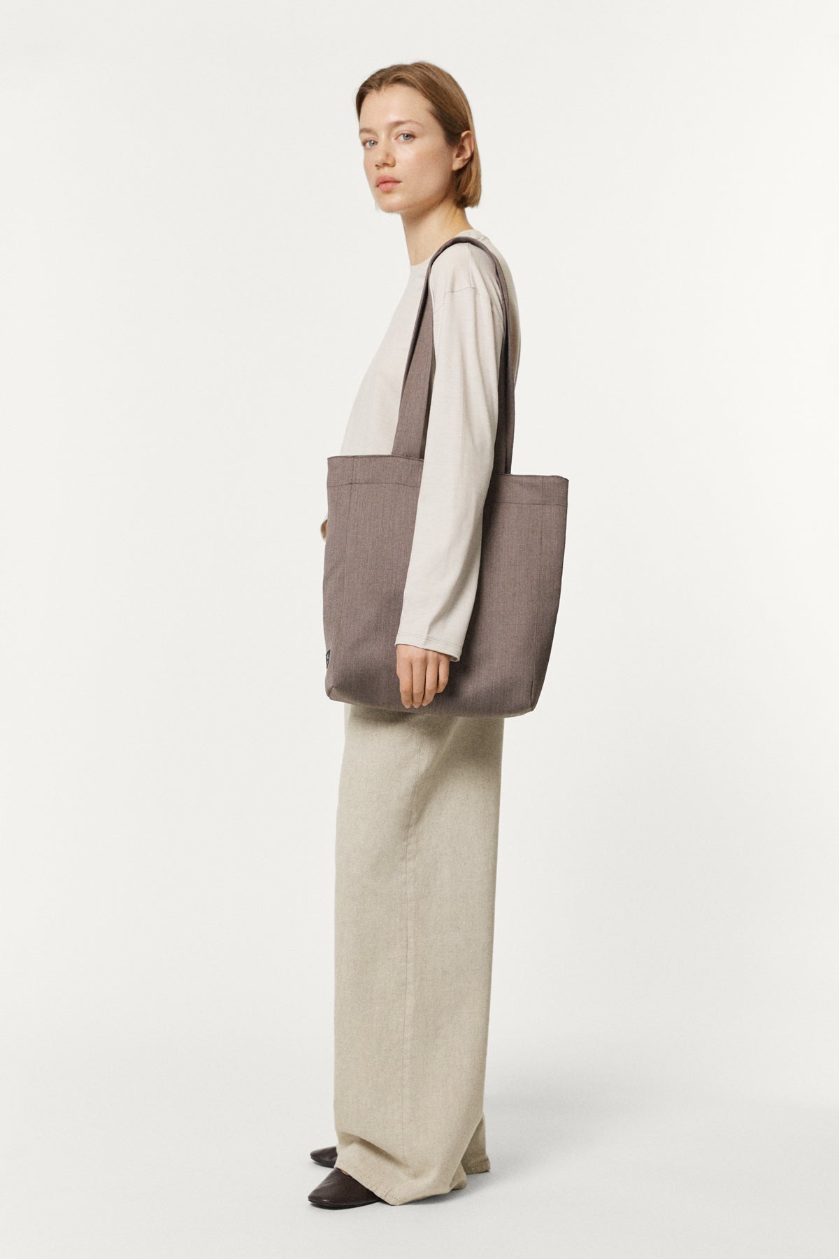 The Twill Wool Tote Bag taupe