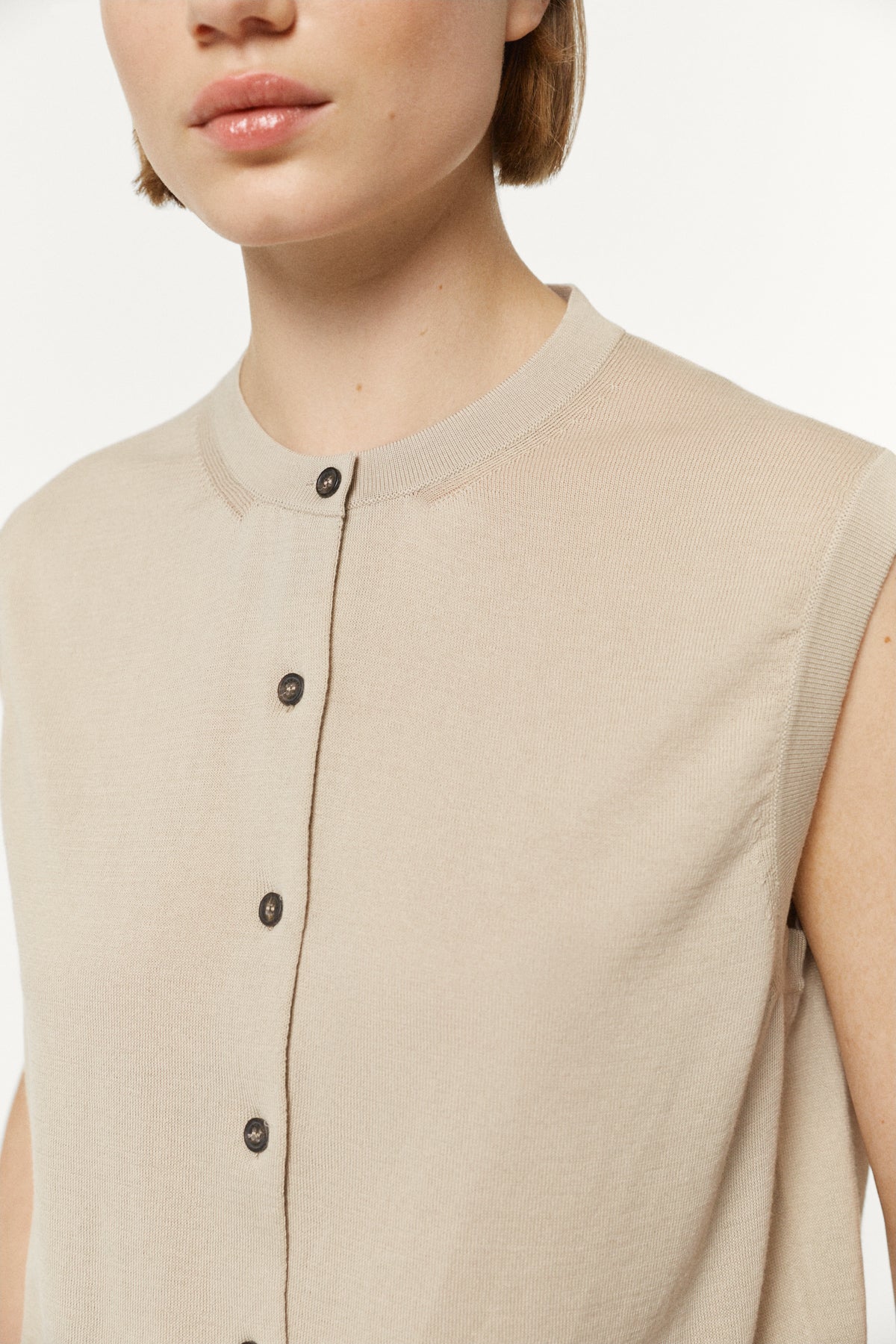 The Organic Cotton Buttoned Vest Milk White