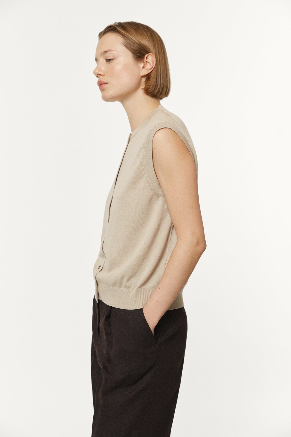 The Organic Cotton Buttoned Vest Milk White