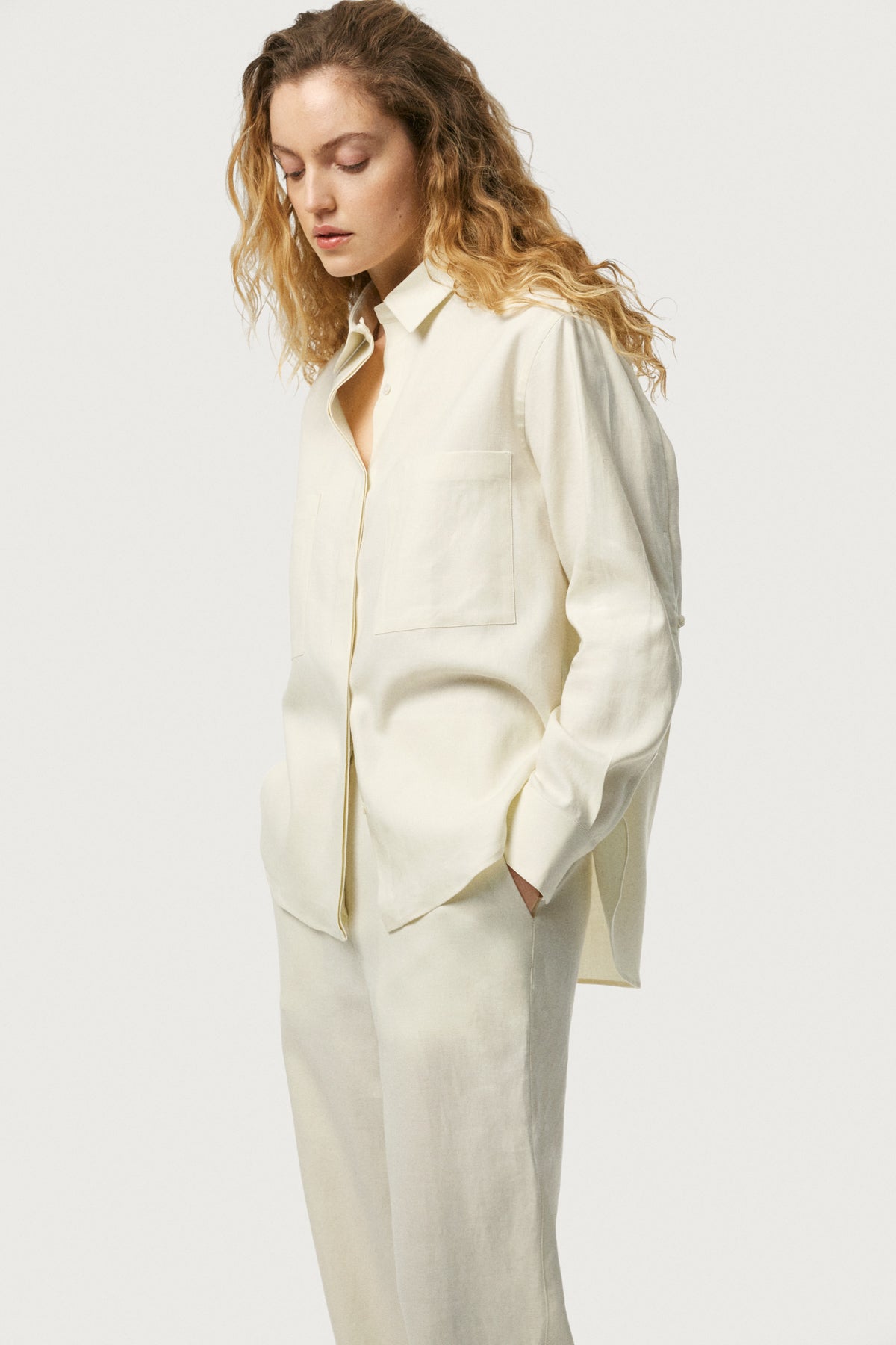 The Pure Linen Shirt - white