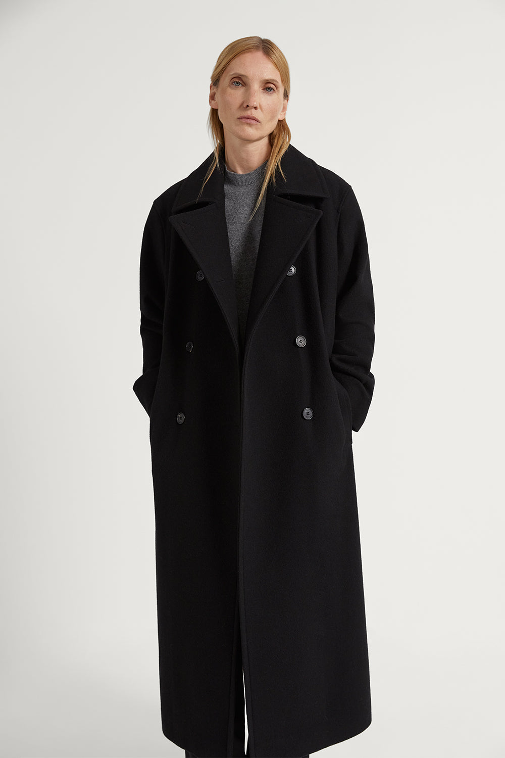 The Double-Breasted Wool Coat Black