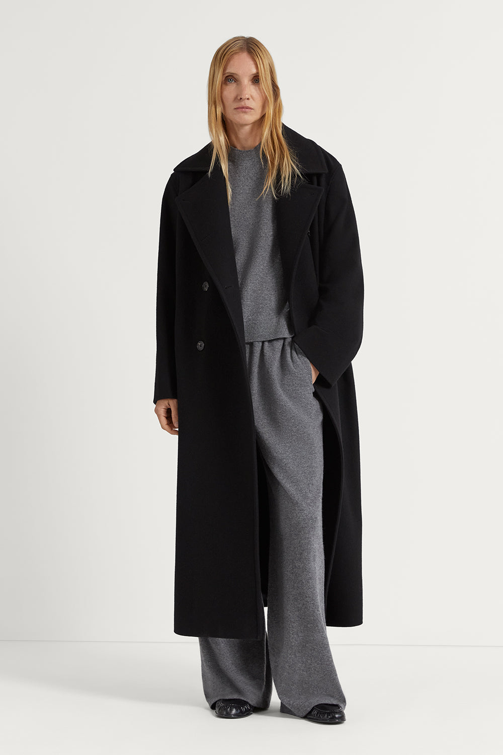 The Double-Breasted Wool Coat Black