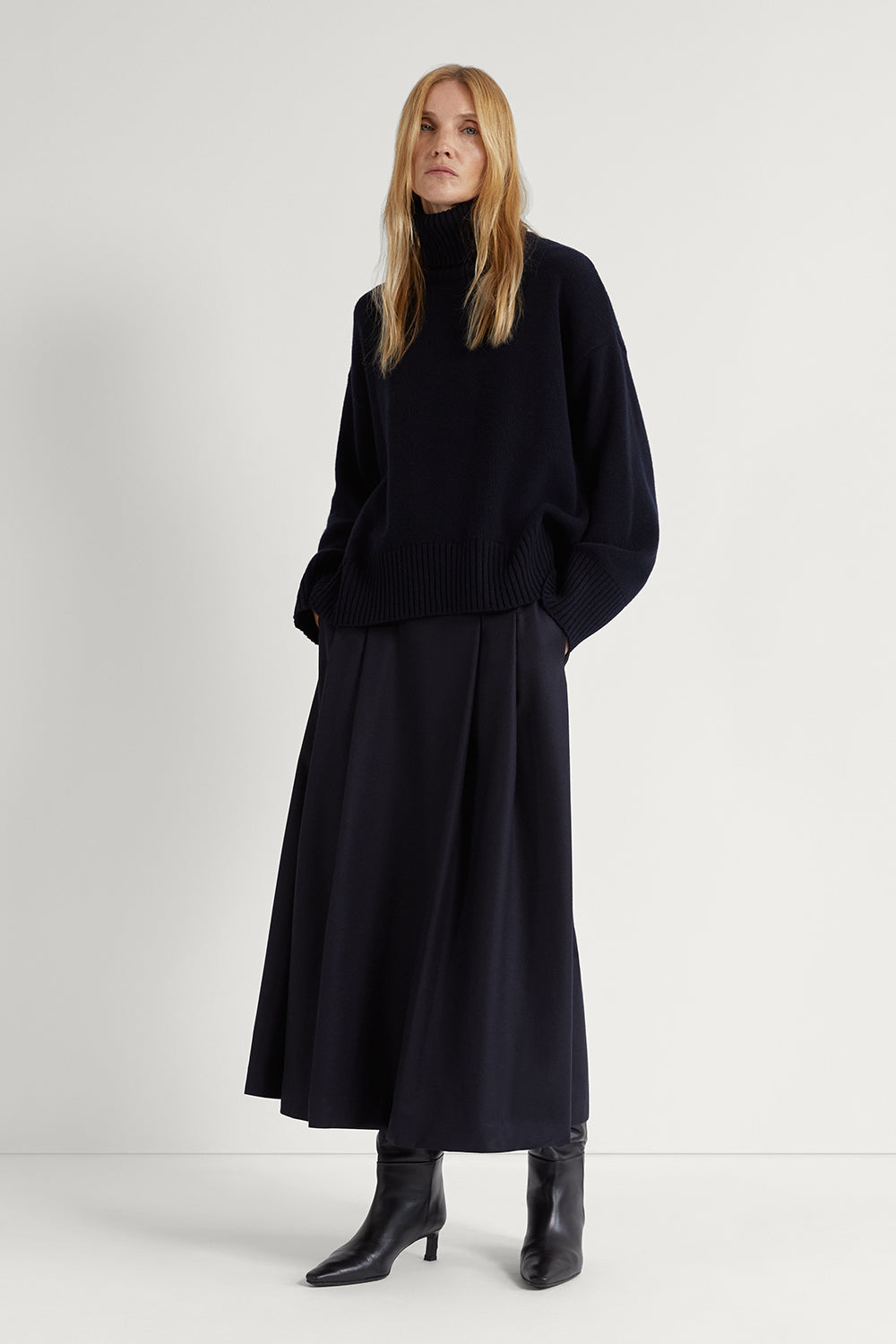 The Flannel Wool Pleated Skirt Dark Blue