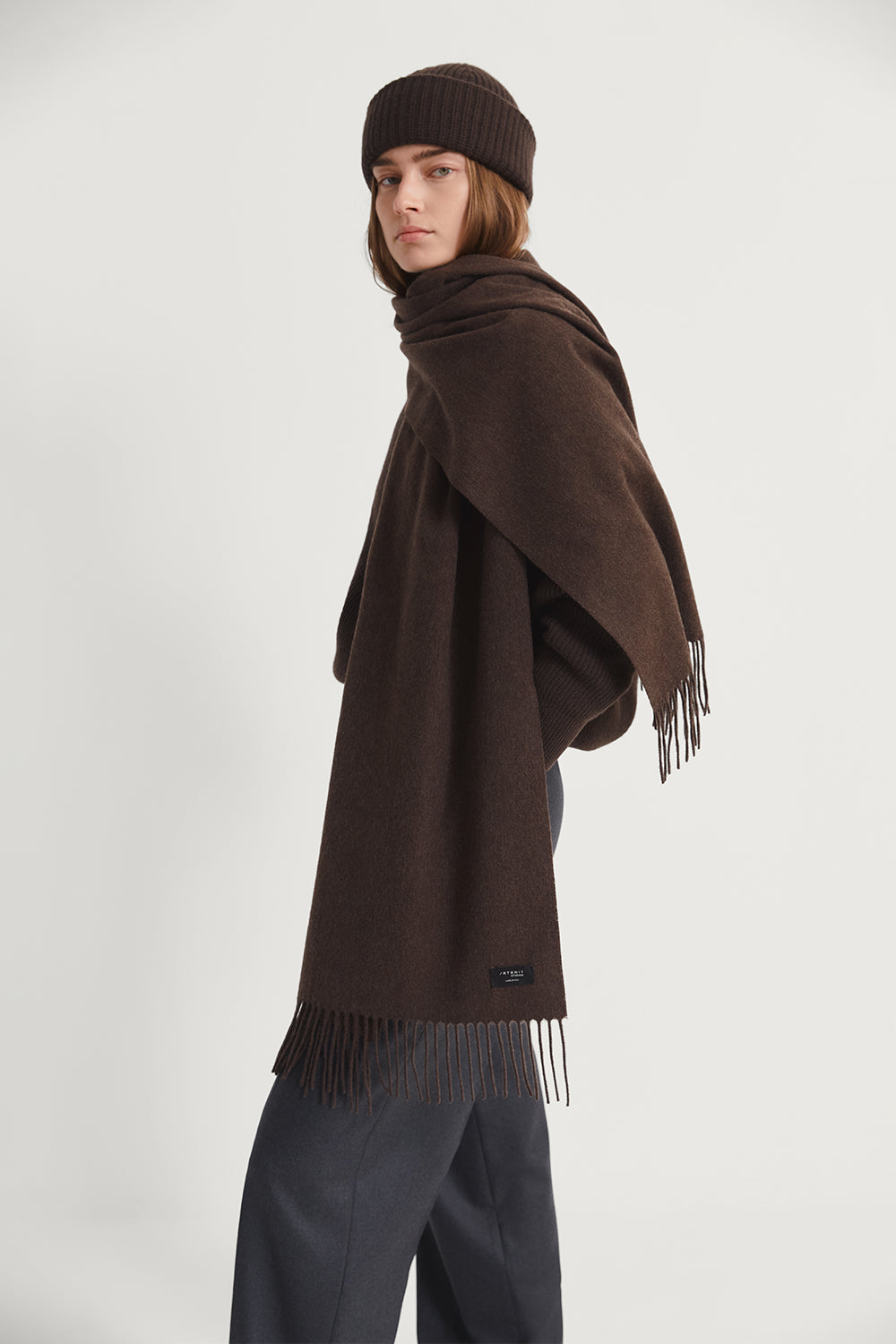 Der Oversize-Schal aus Regeneriertem Kaschmir