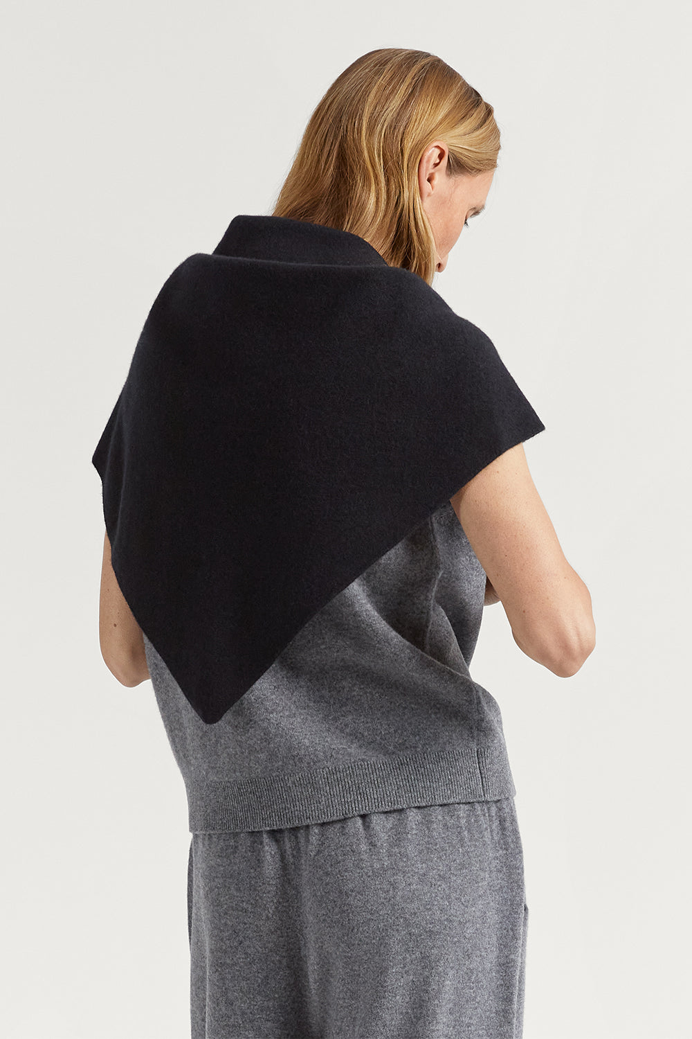 The Lightweight Woolen Triangle Shawl Black