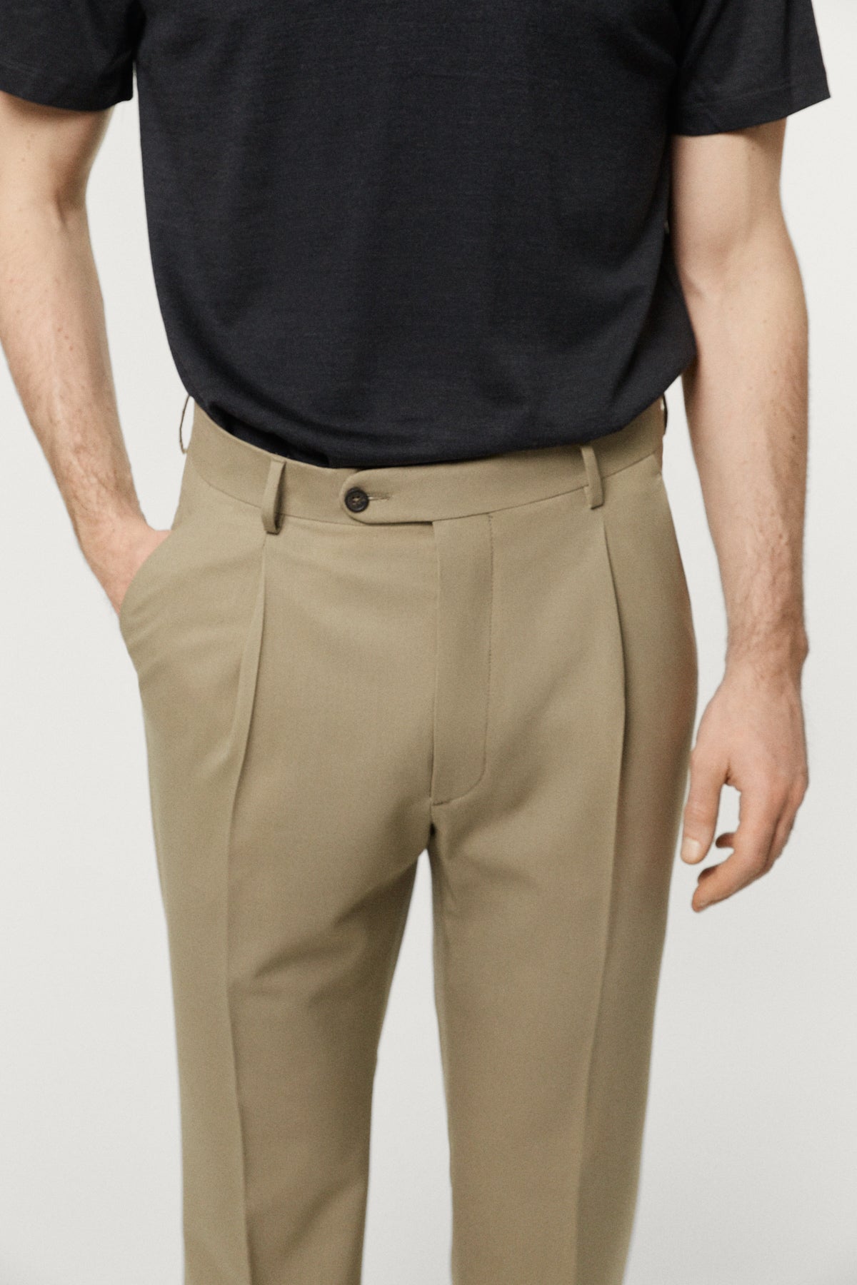 The Cool Wool Tailored Trousers with Pinces kaki