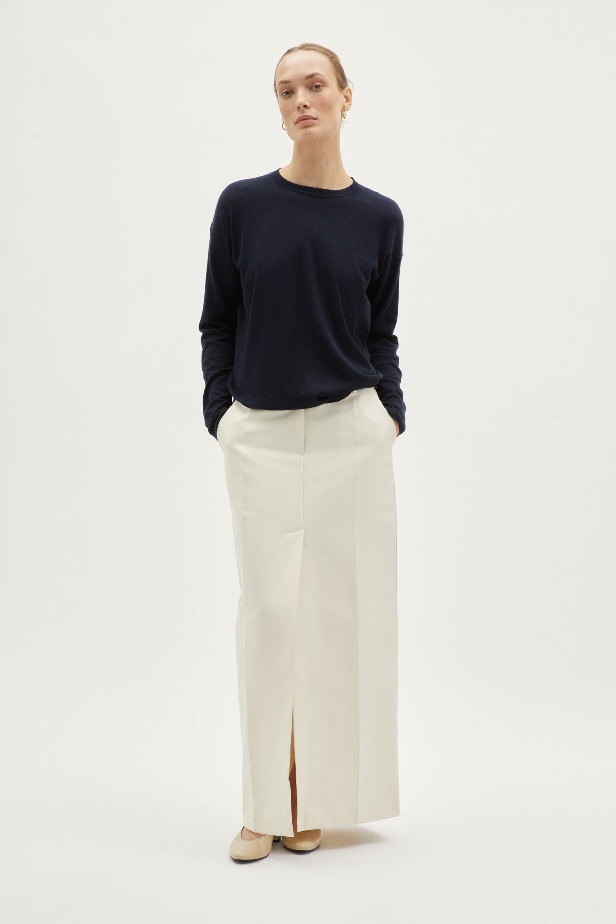 lightweight long sleeve t shirt in organic cotton deep blue