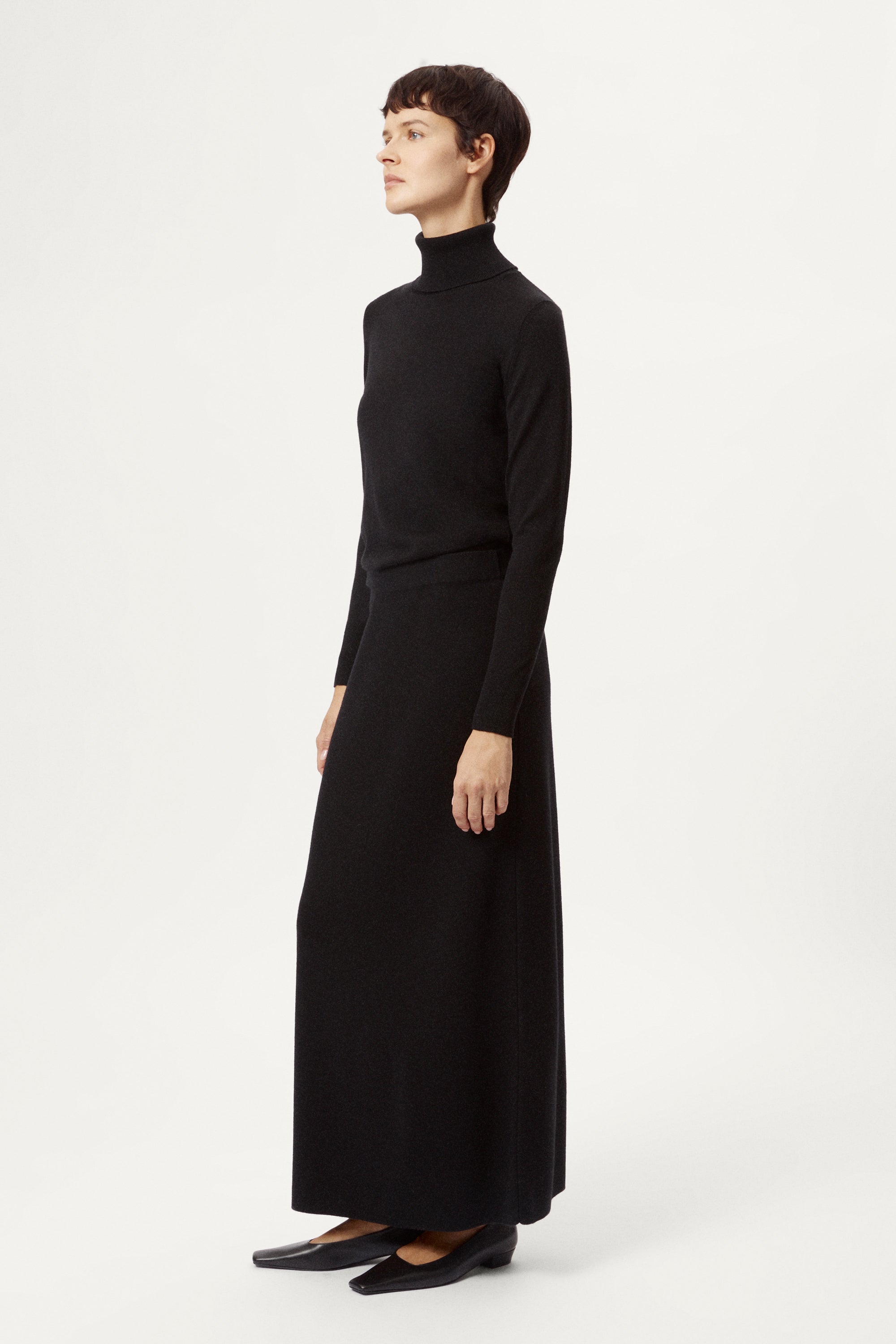 The Ultrasoft Wool flare skirt black