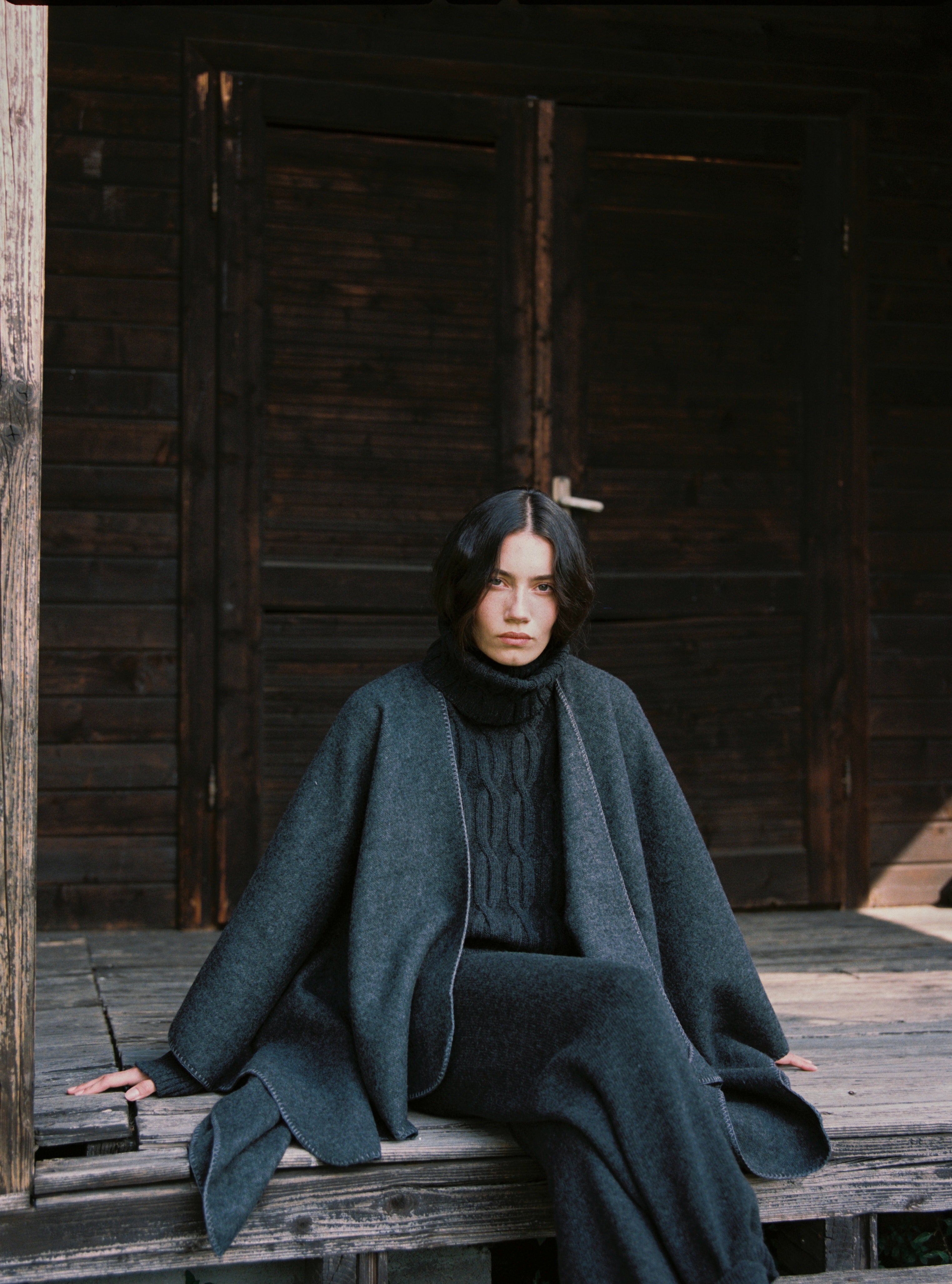 Poncho in Tessuto di Lana Cardata