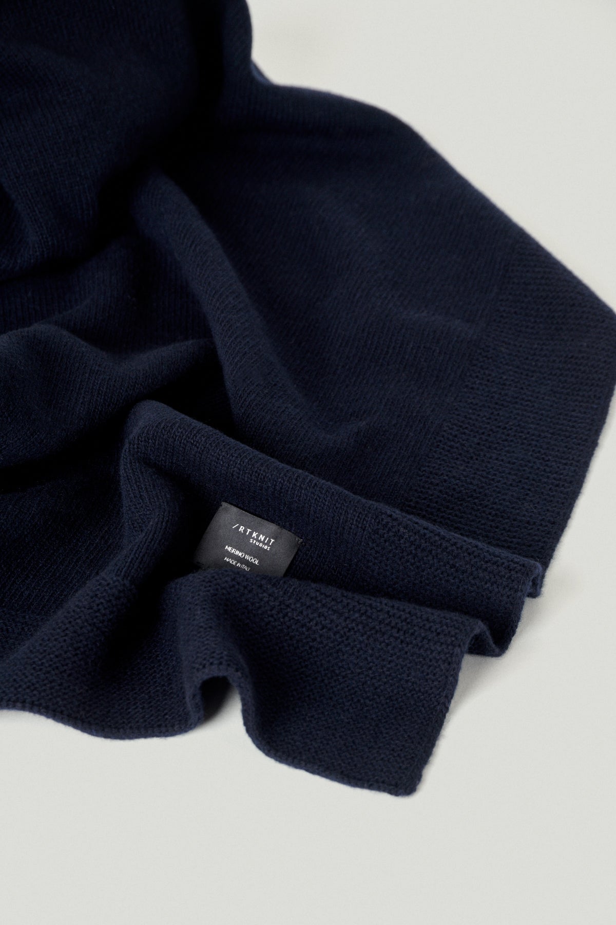 the woolen knit blanket blue navy