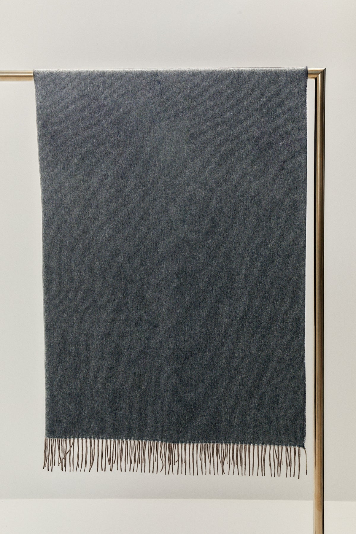 the cashmere blanket with fringes denim