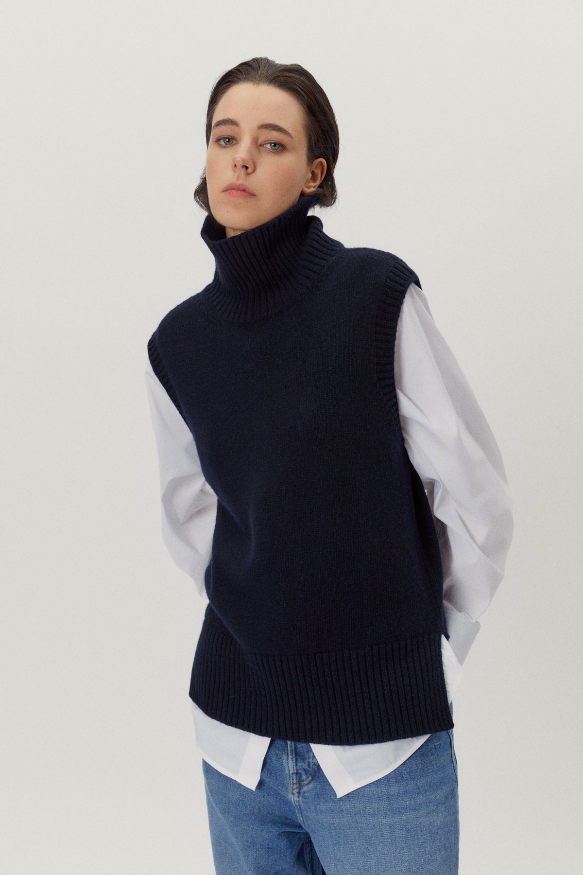 the high neck woolen vest blue navy