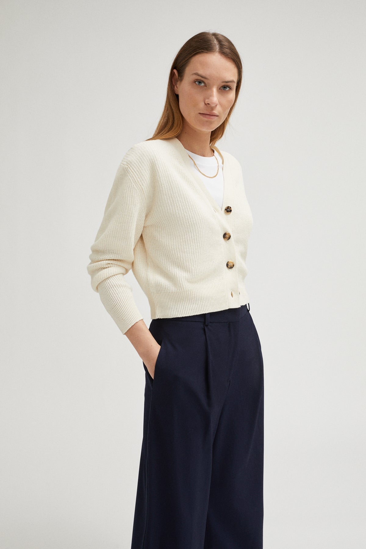 the linen cotton ribbed cropped cardigan milk white