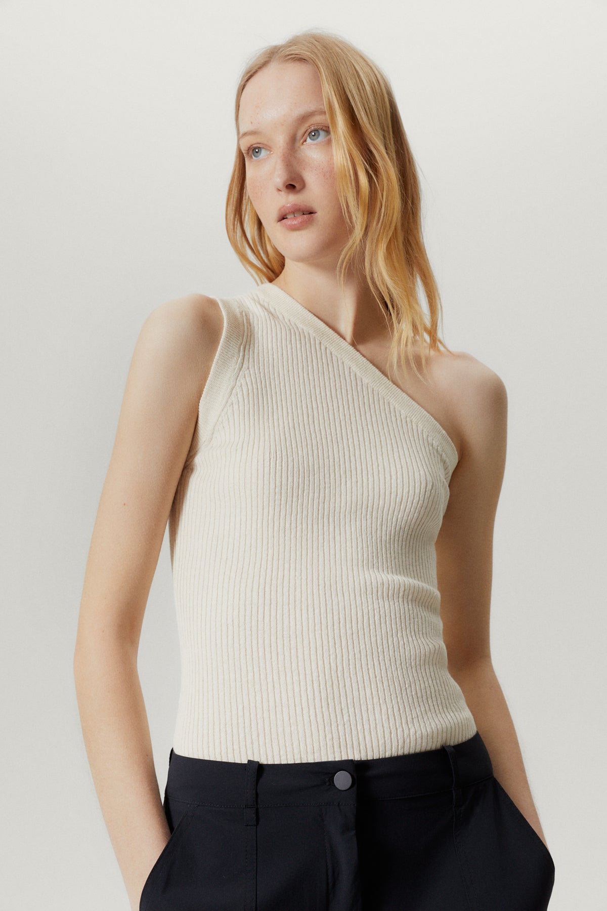 the linen cotton one shoulder top milk white