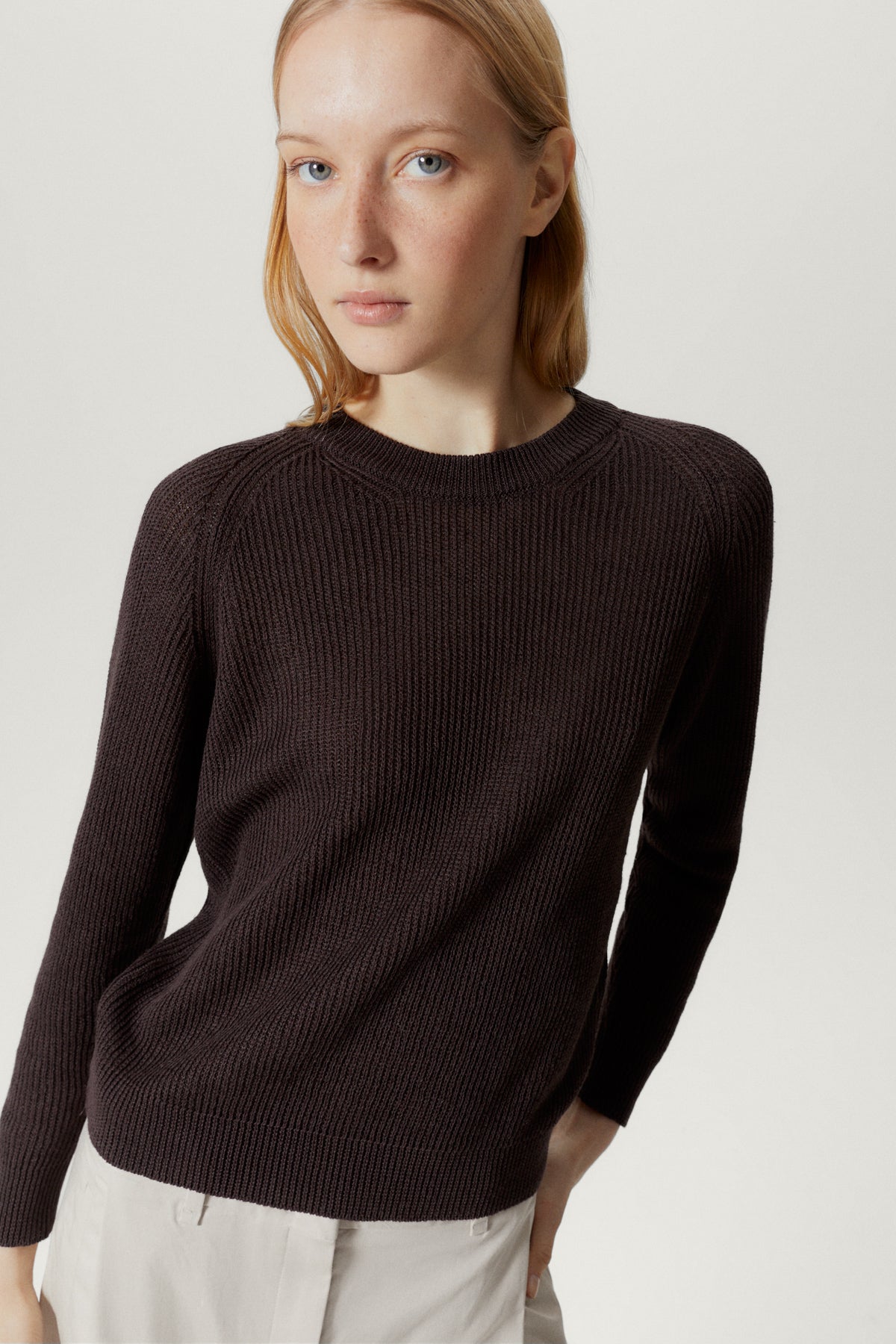 the linen cotton ribbed sweater brown