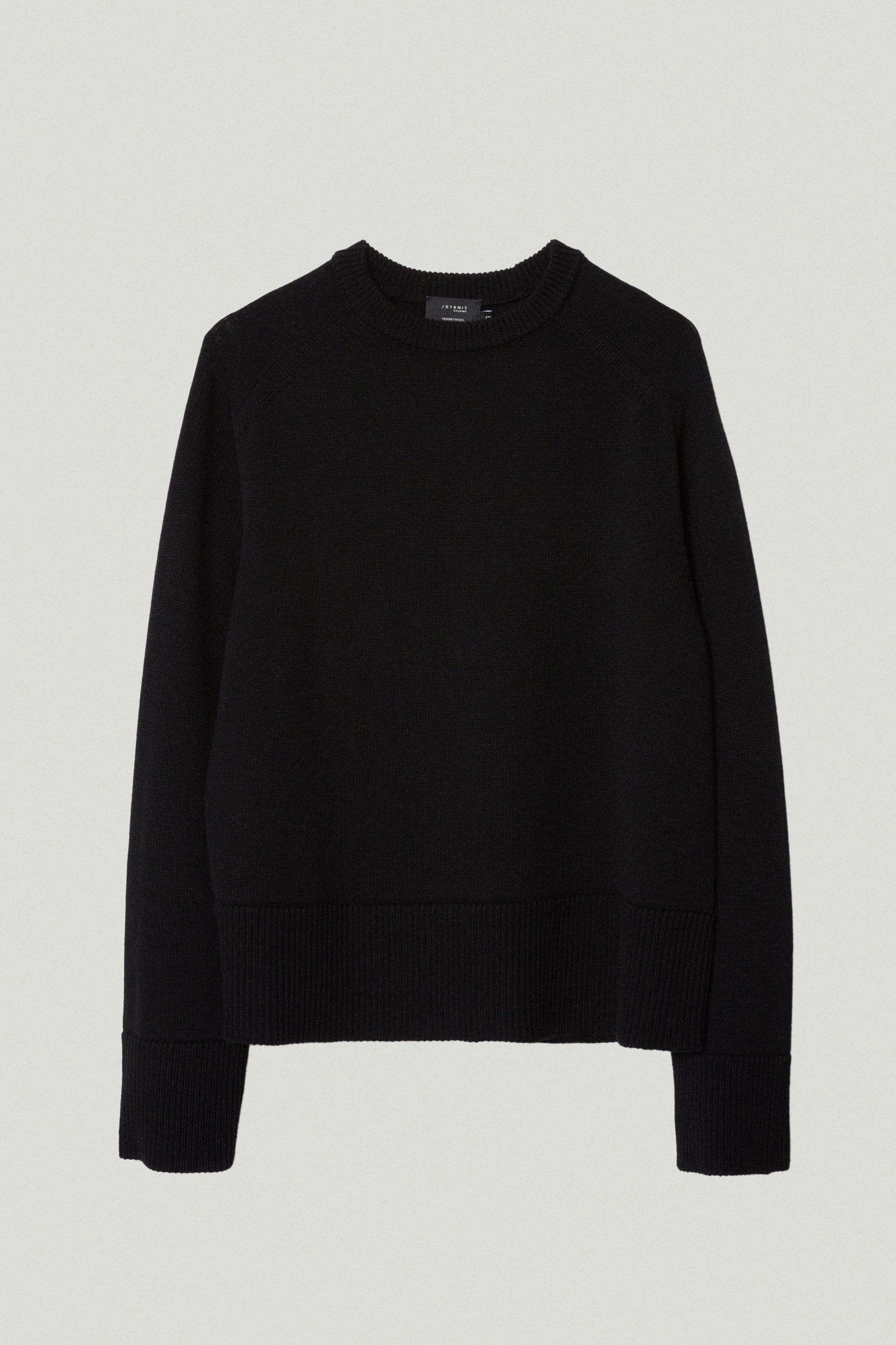 the merino wool boxy sweater black