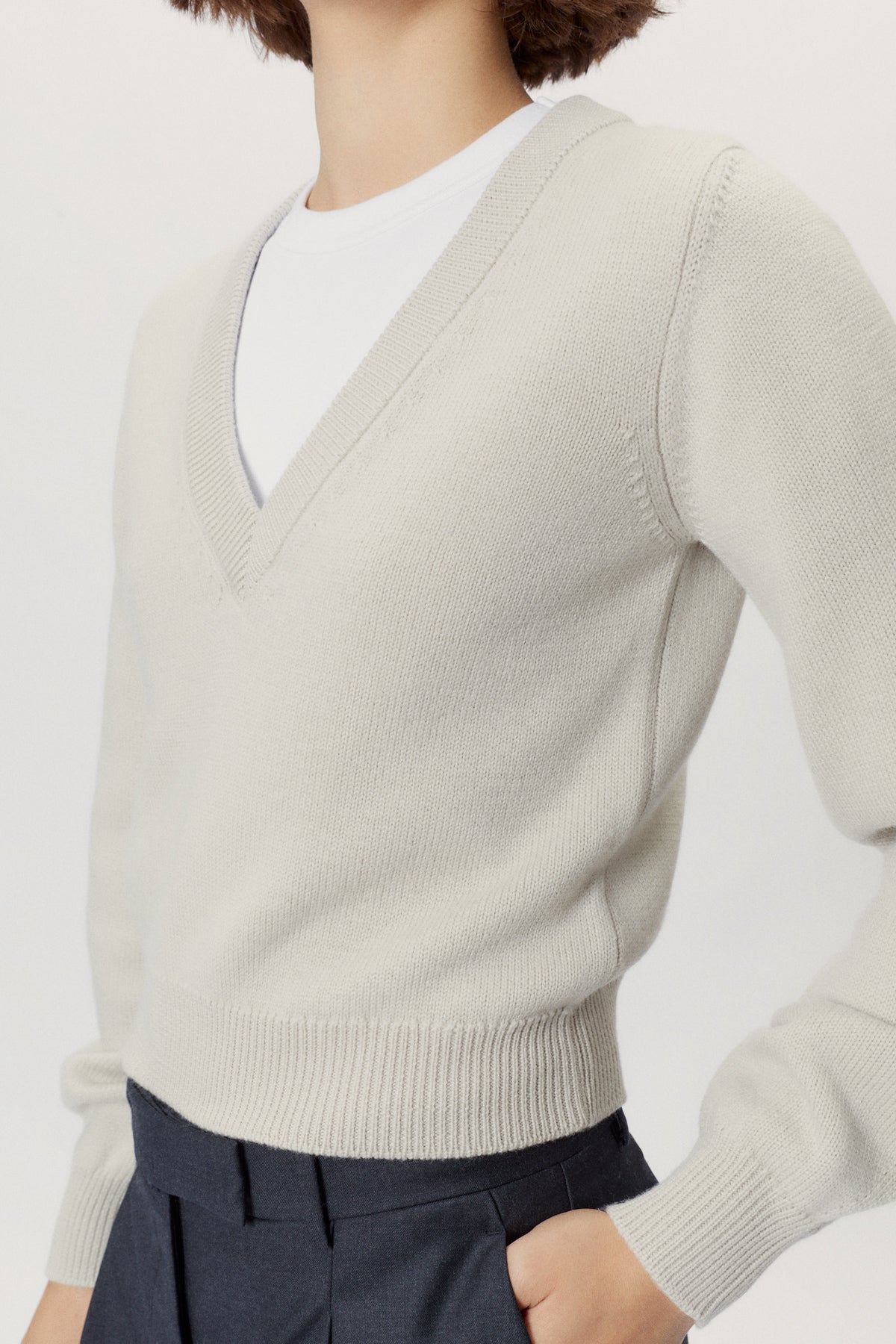 the merino wool cropped v neck pearl