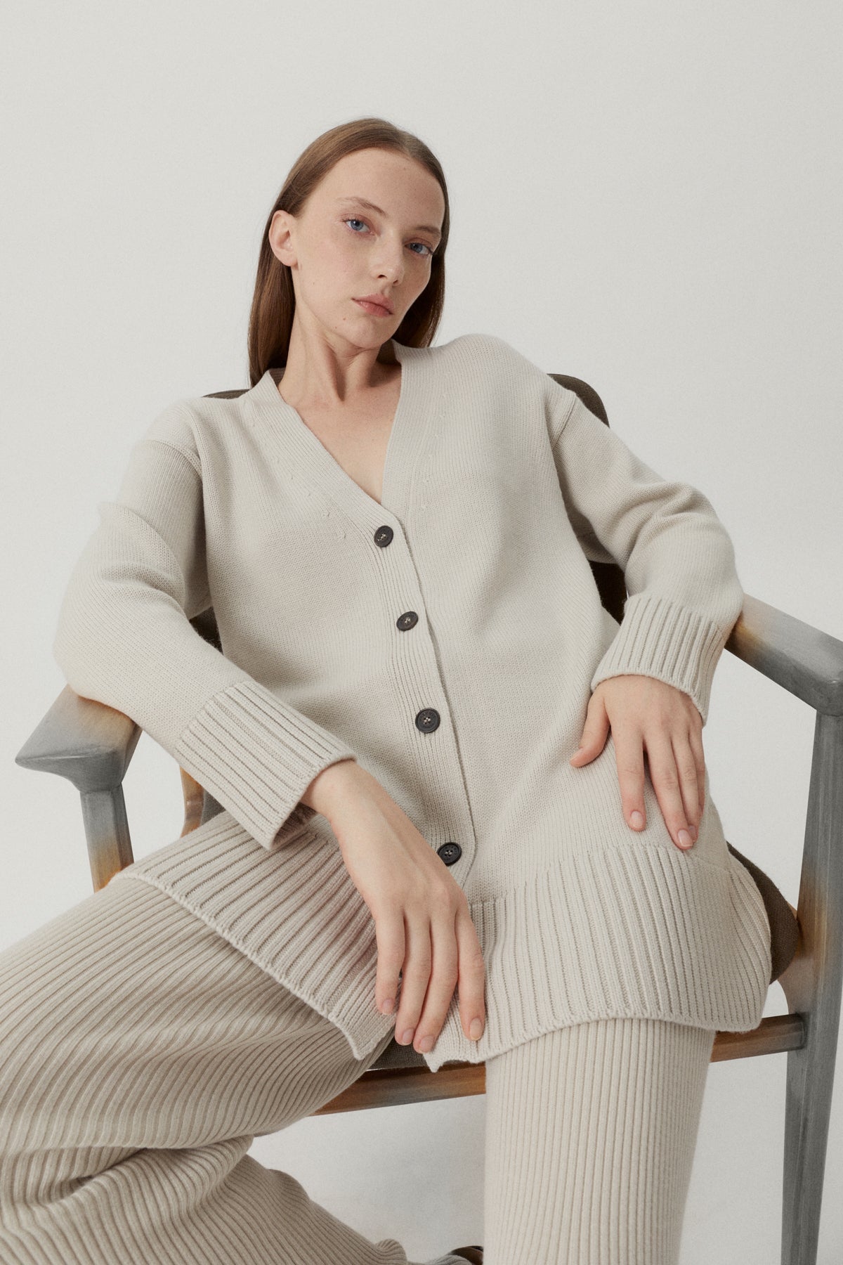 the merino wool oversize cardigan pearl