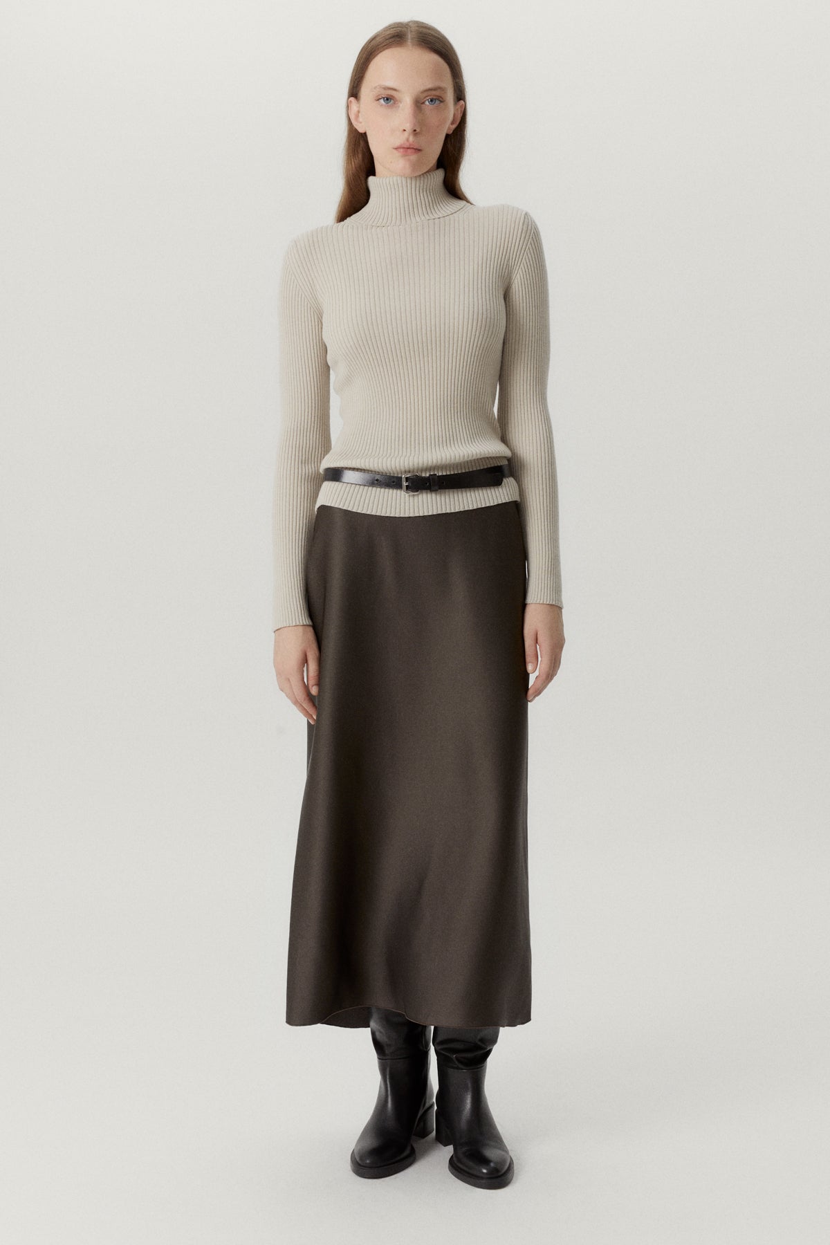 the merino wool ribbed roll neck pearl
