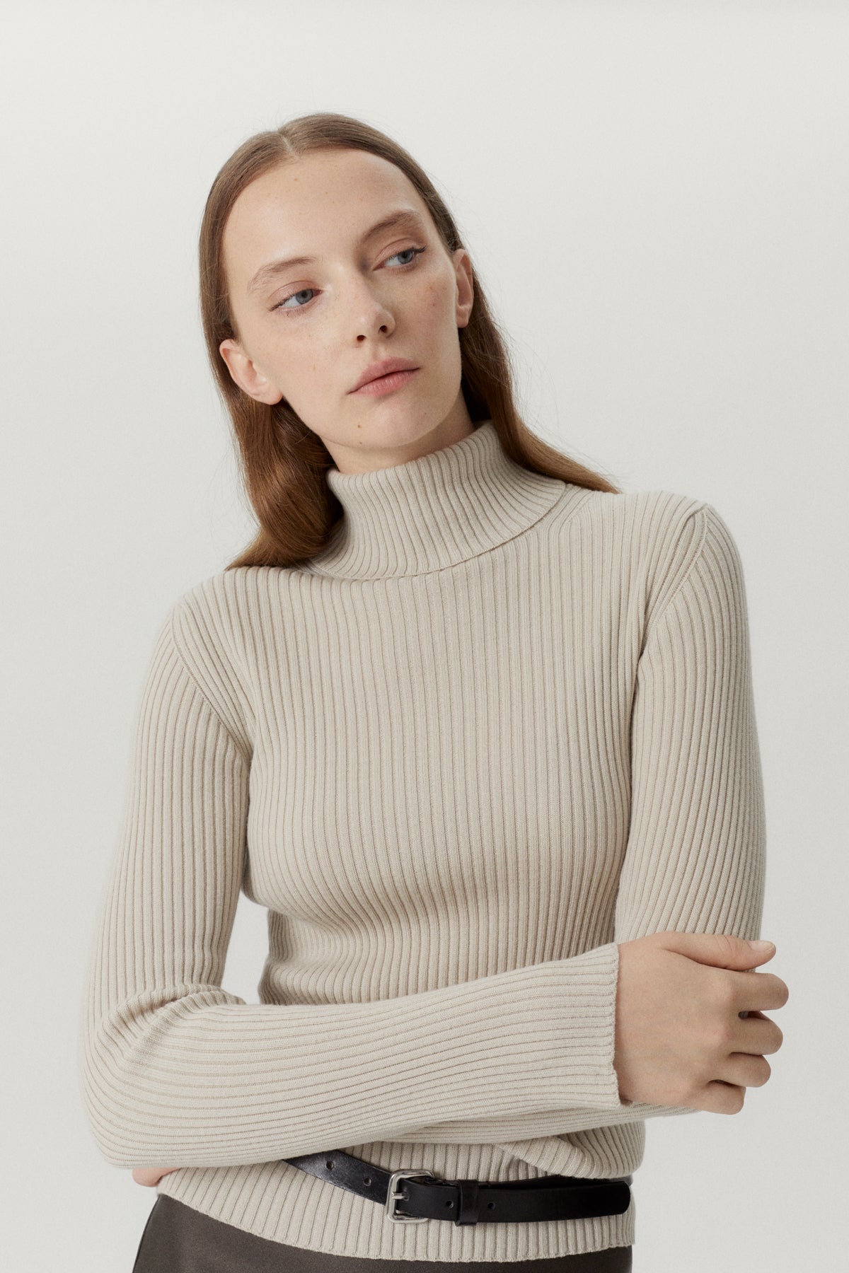 the merino wool ribbed roll neck pearl
