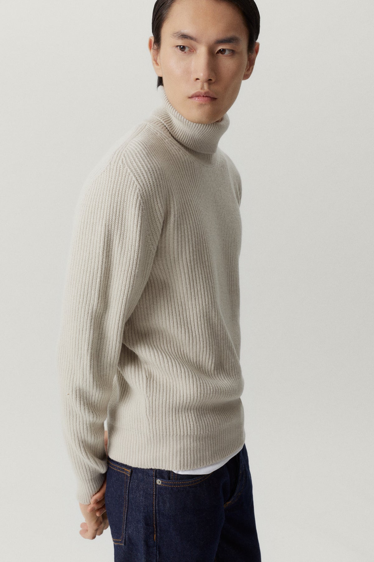 the merino wool ribbed high neck pearl