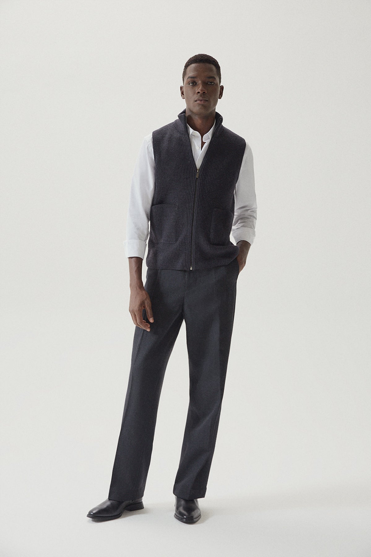 the merino wool zipped vest anthracite