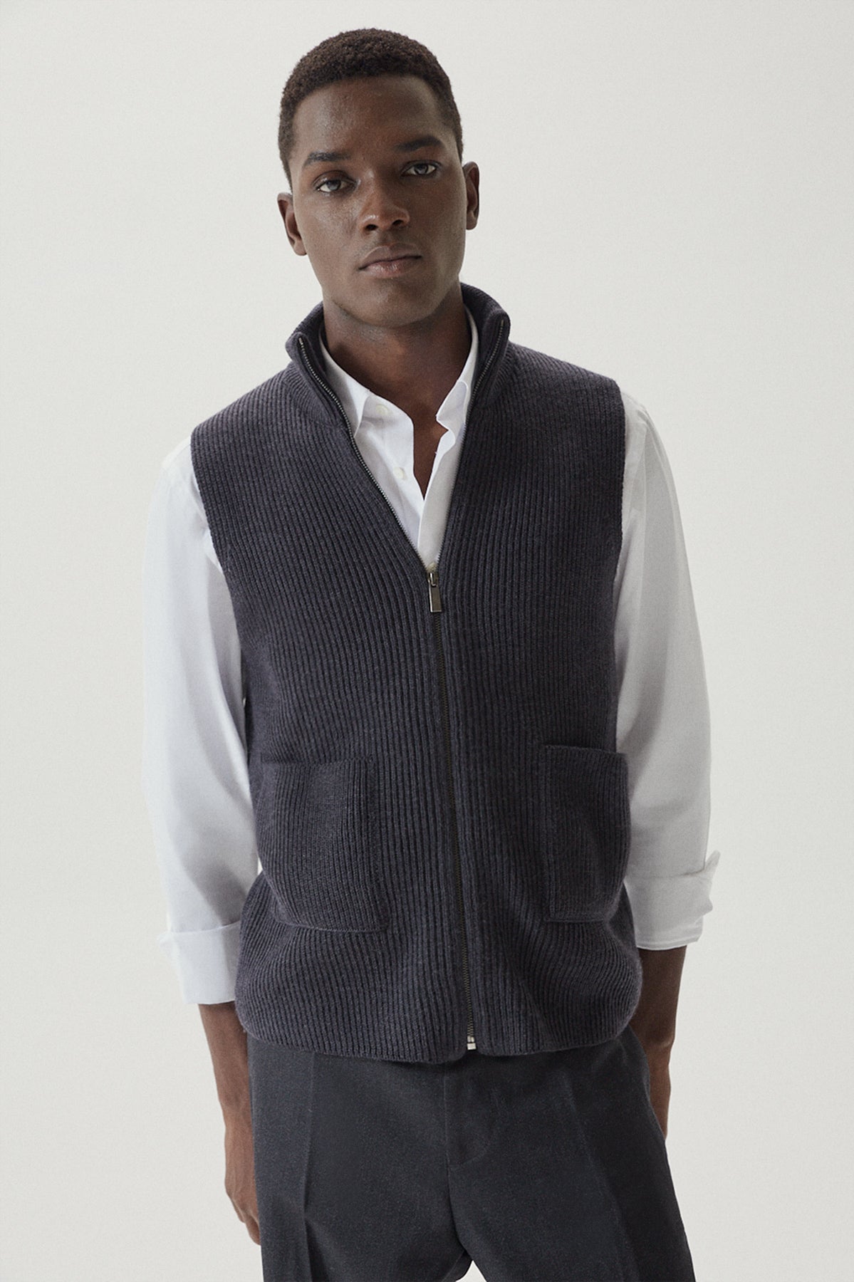 the merino wool zipped vest anthracite