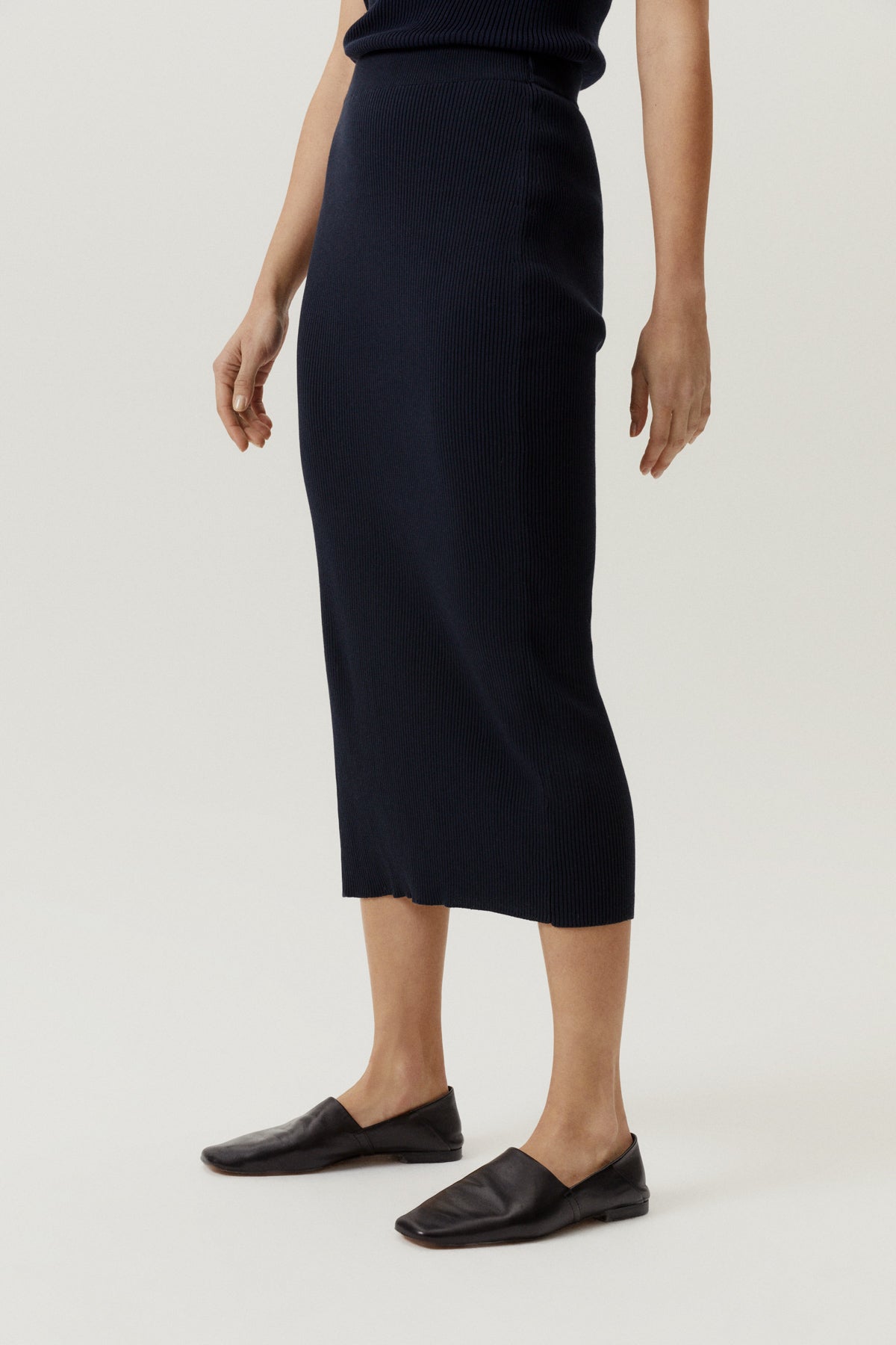 the organic cotton ribbed skirt deep blue
