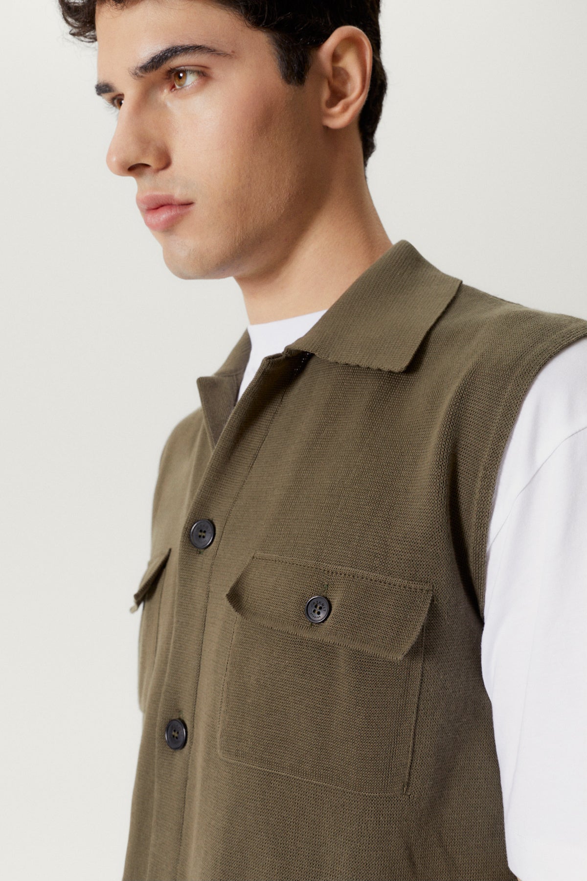 the organic cotton vest kaki green