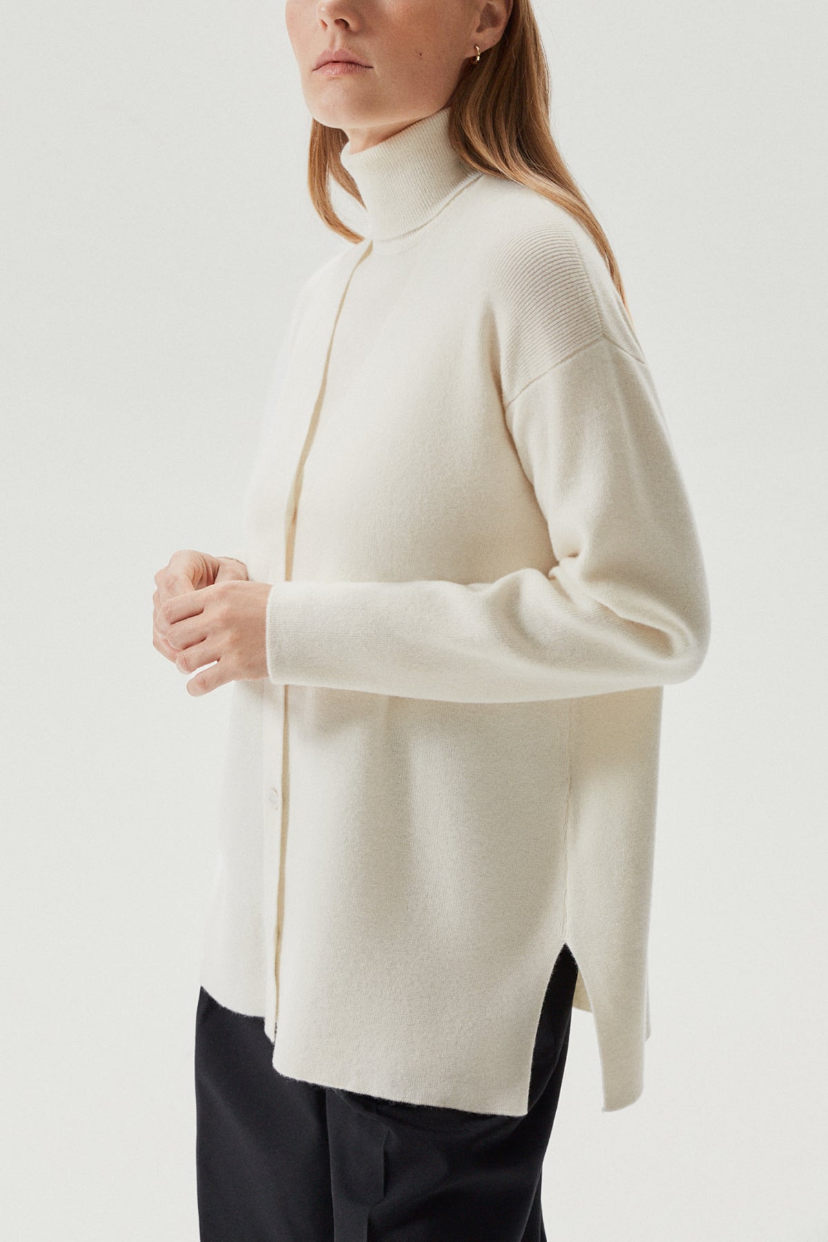 The Superior cashmere Chunky Cardigan - Ivory