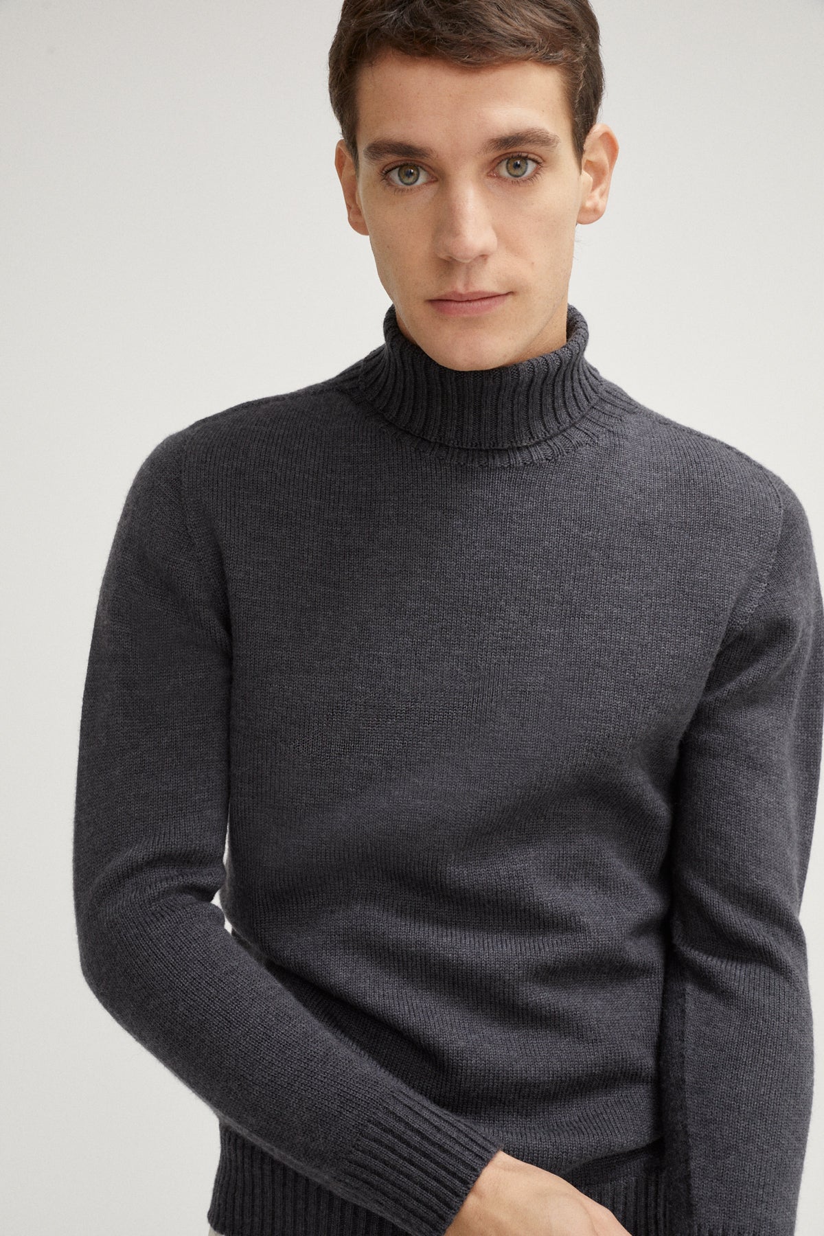 The Wool Turtleneck Sweater - grey