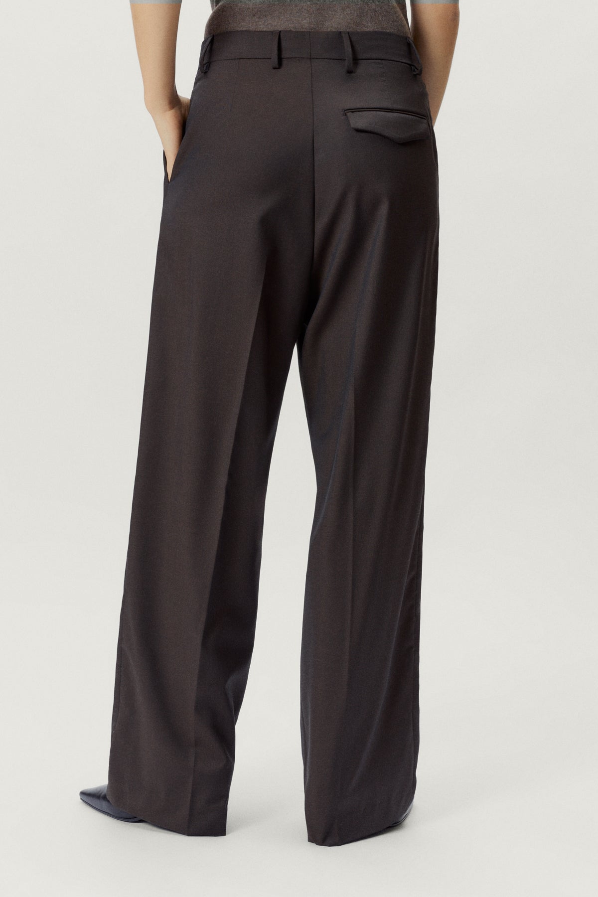 the wool tailored pants with pinces w dark brown