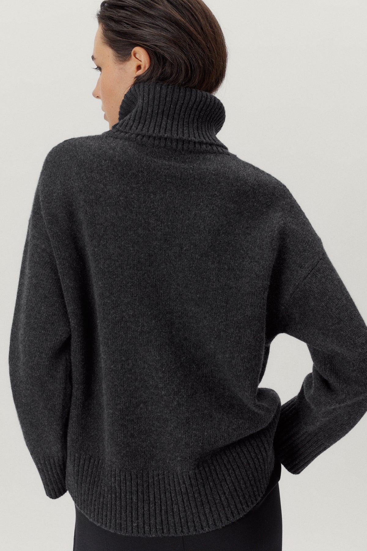 the woolen chunky roll neck ash grey
