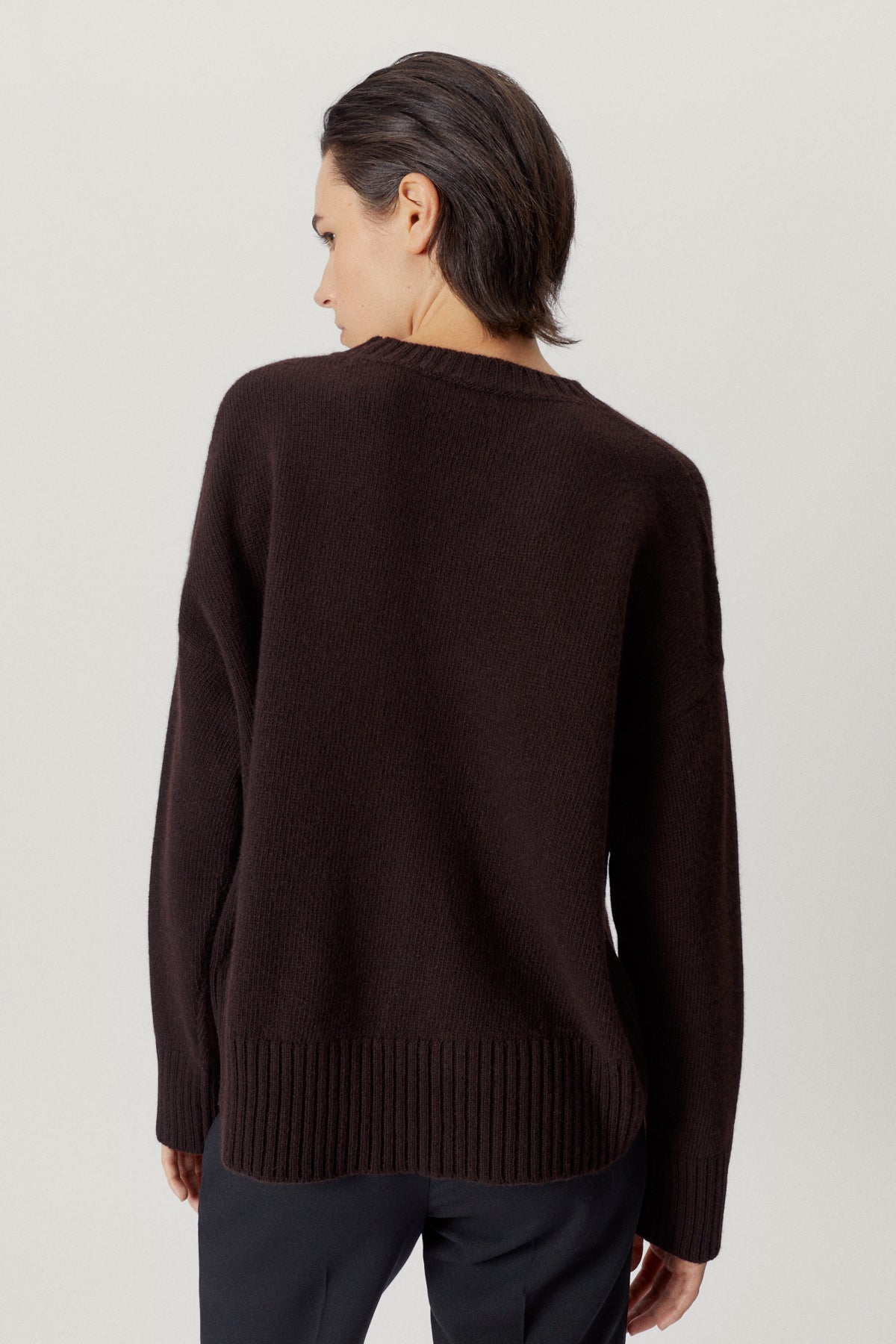 the woolen chunky sweater ebony