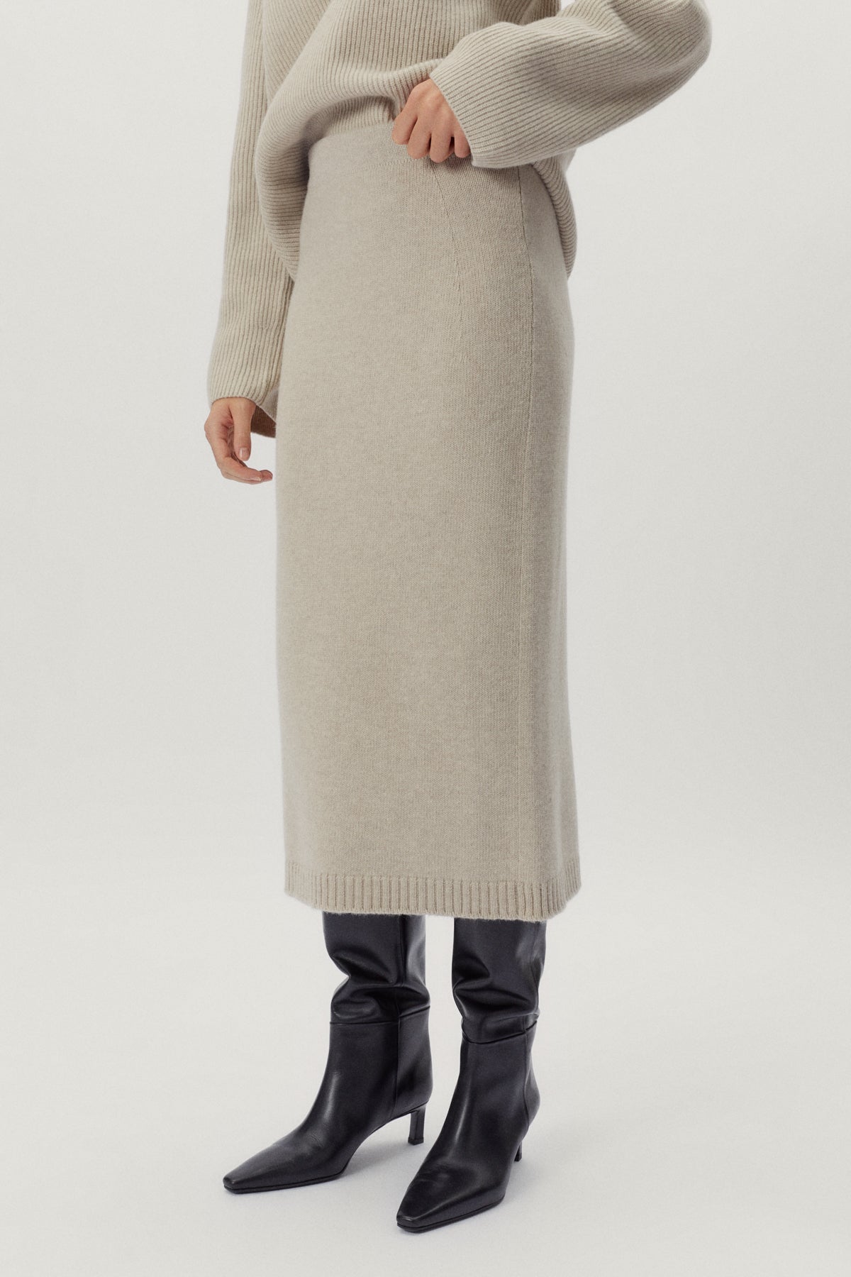 the woolen pencil skirt ecru