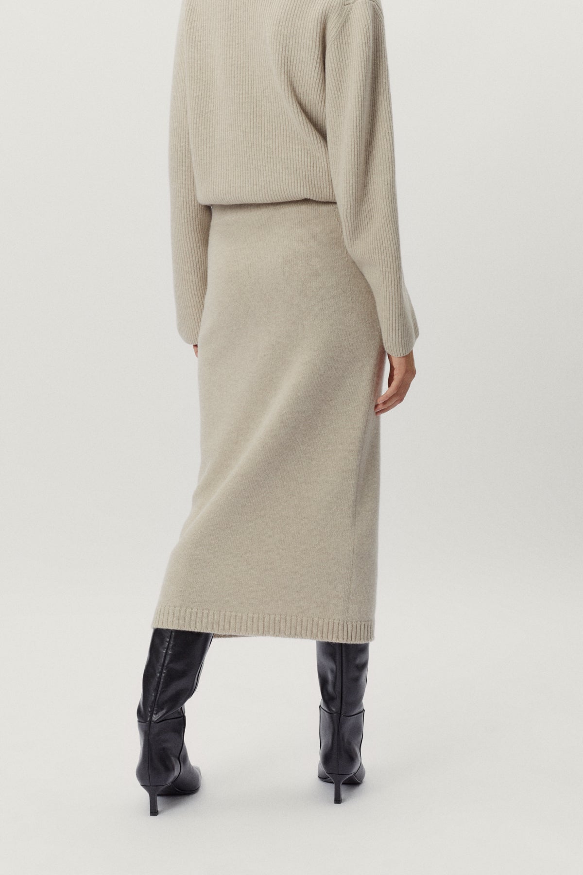 the woolen pencil skirt ecru