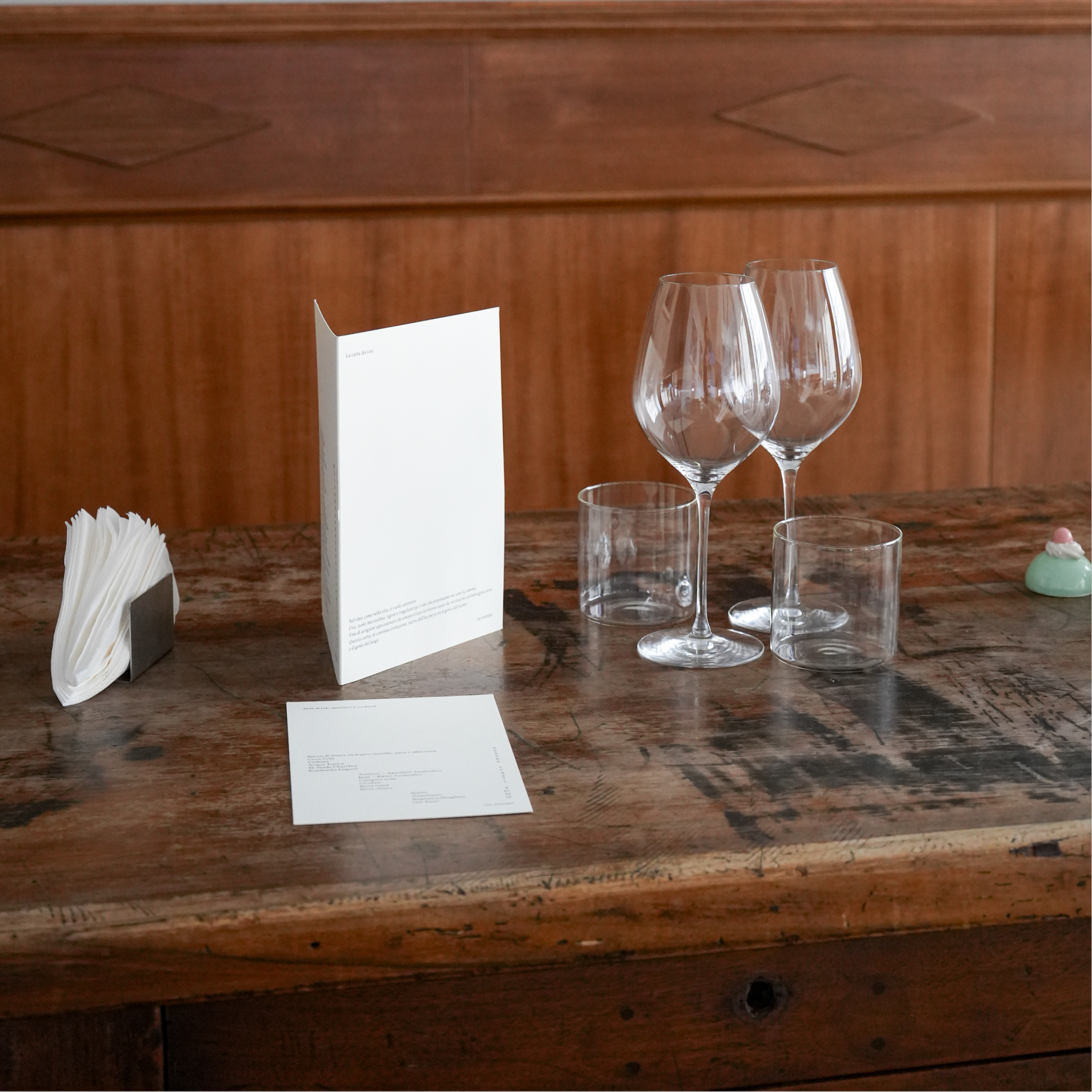 detail table at via stampa milano