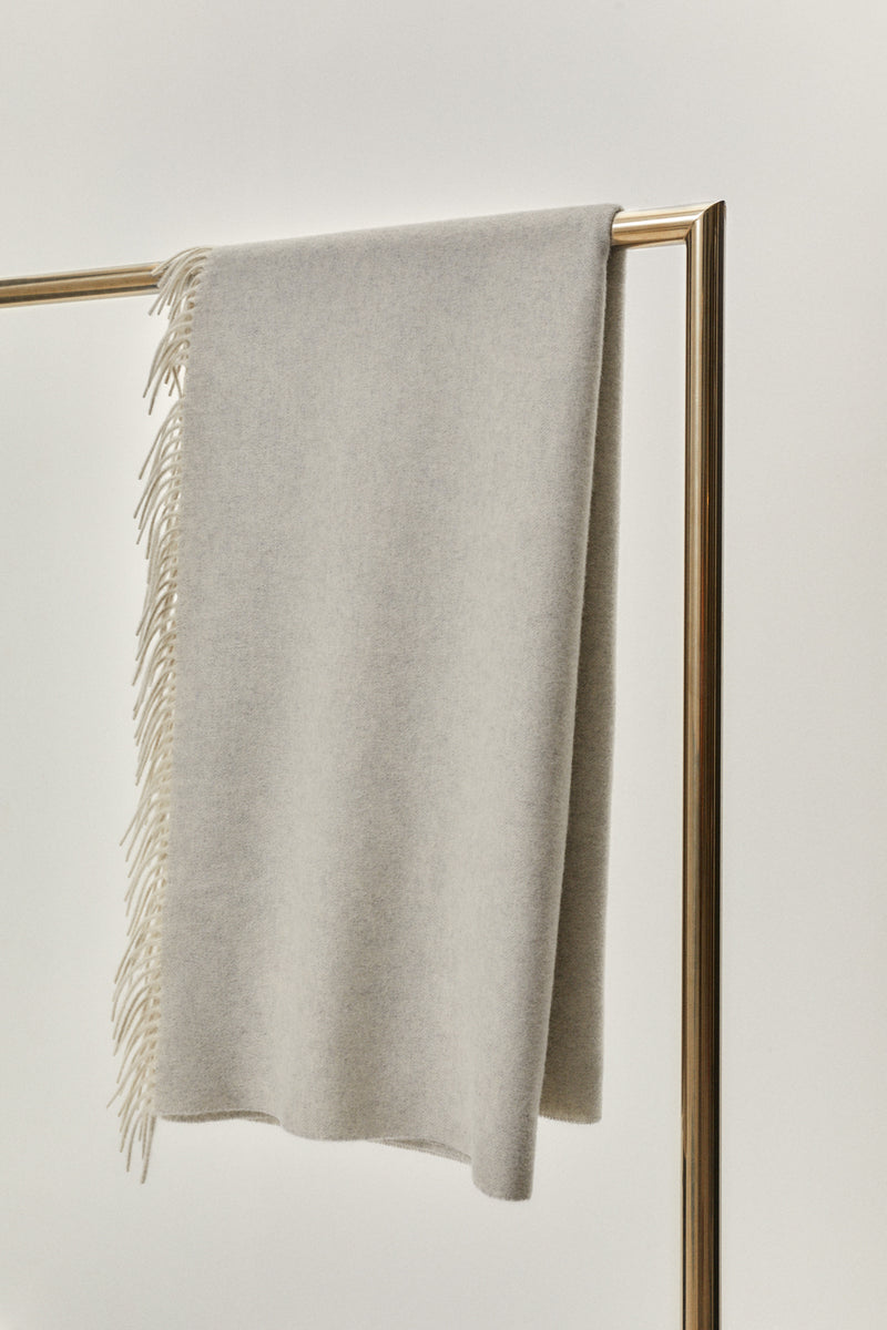 Cream | The Cashmere Blanket with fringes