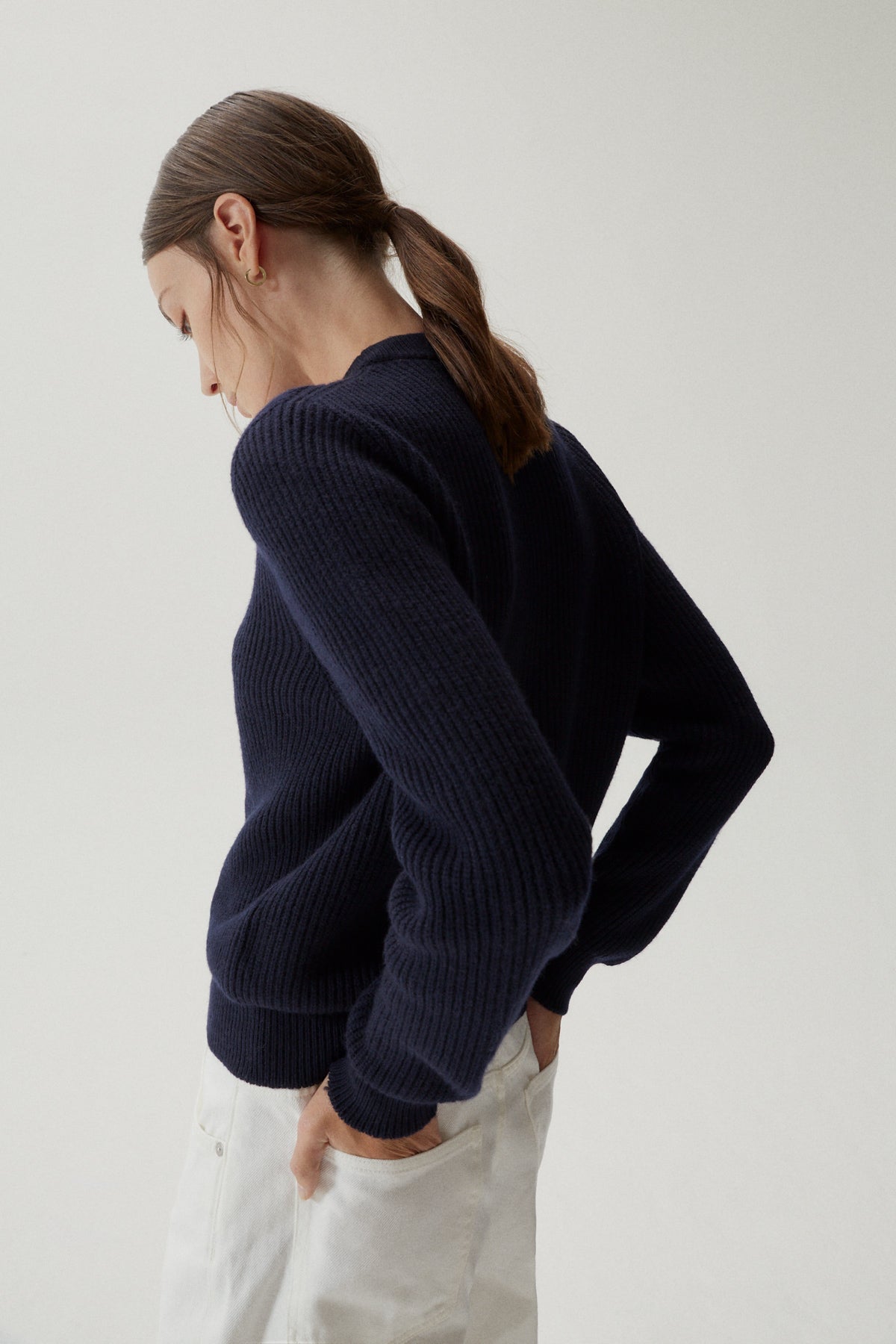 the wool perkins sweater oxford blue