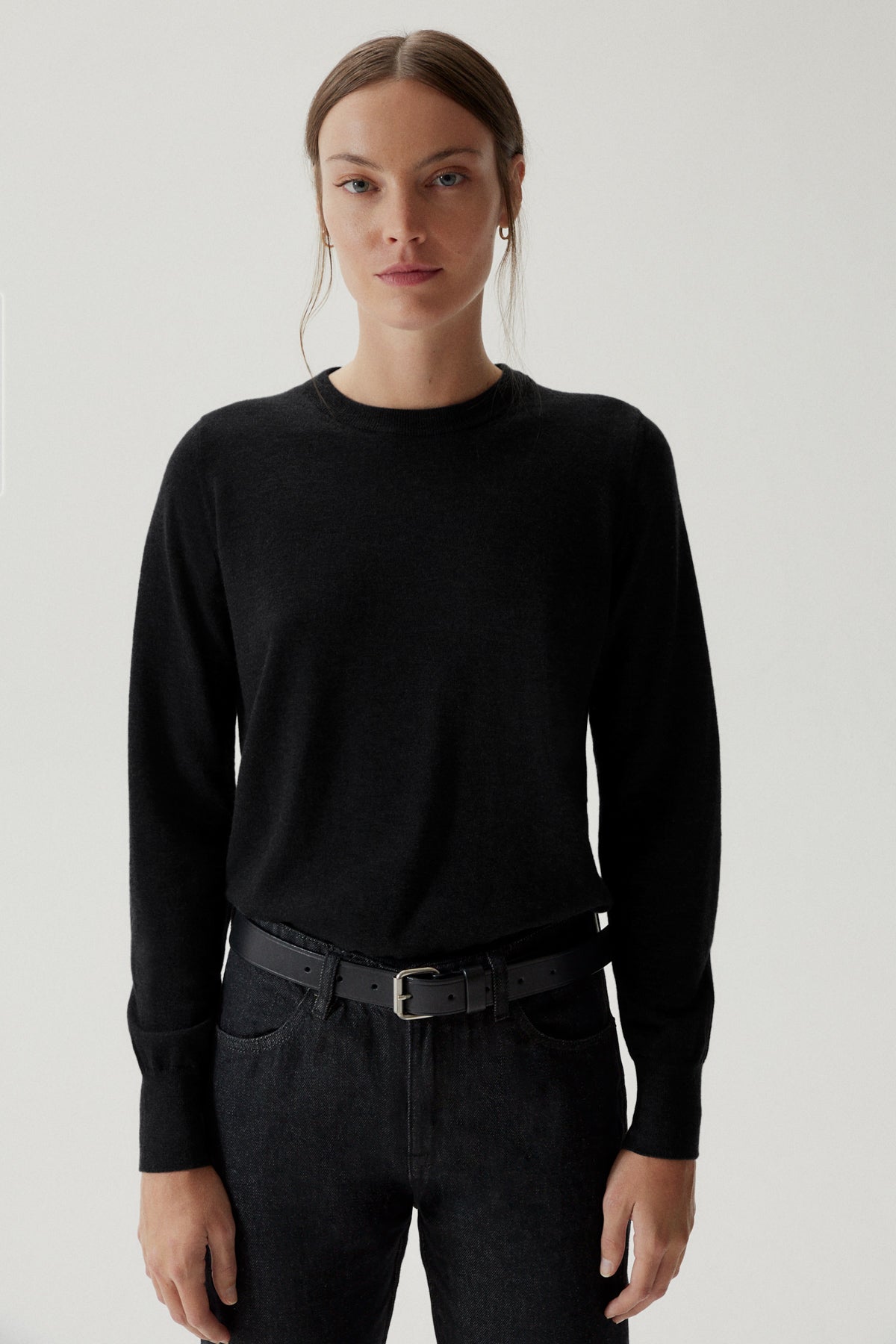 the ultrasoft wool round neck 2 black