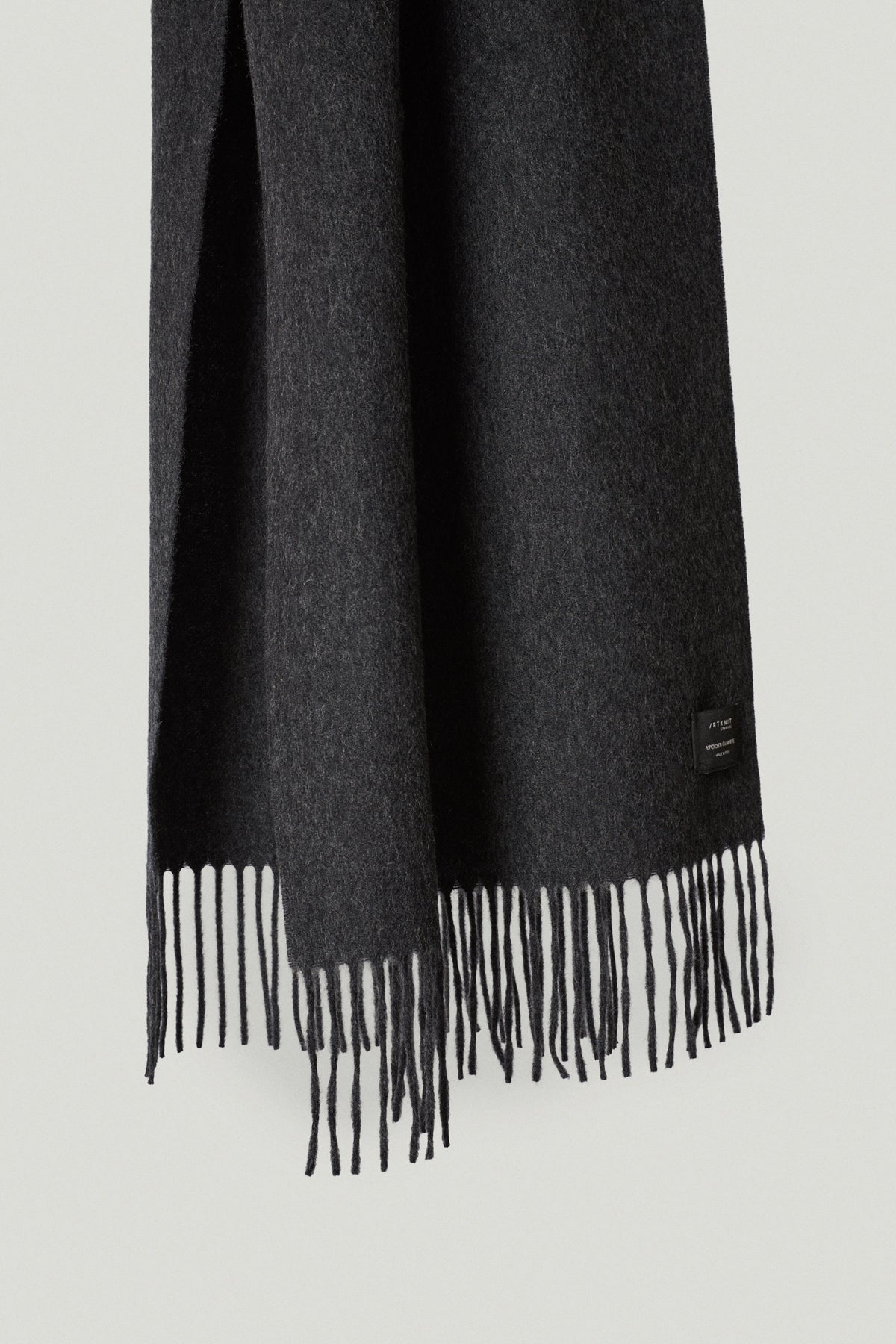 the regenerated cashmere scarf dark grey