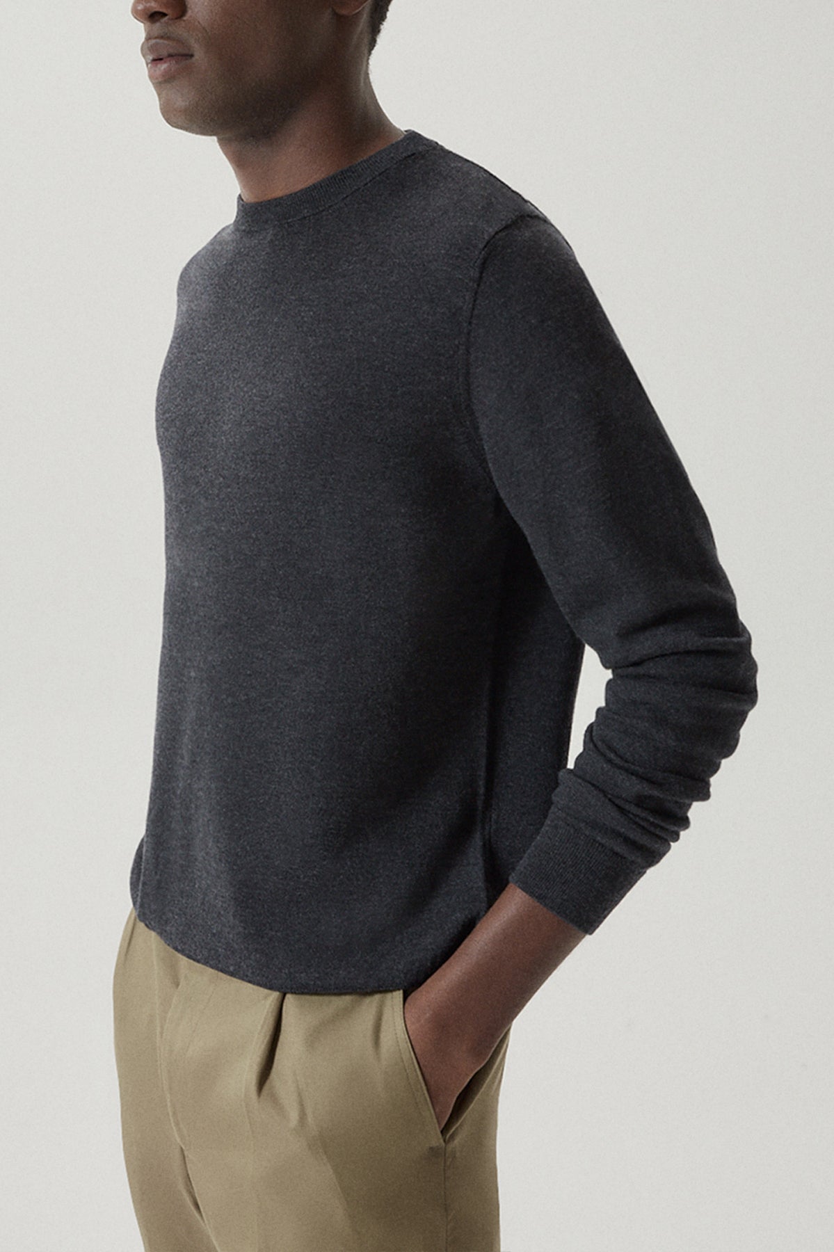 the ultrasoft wool round neck imperfect version dark grey